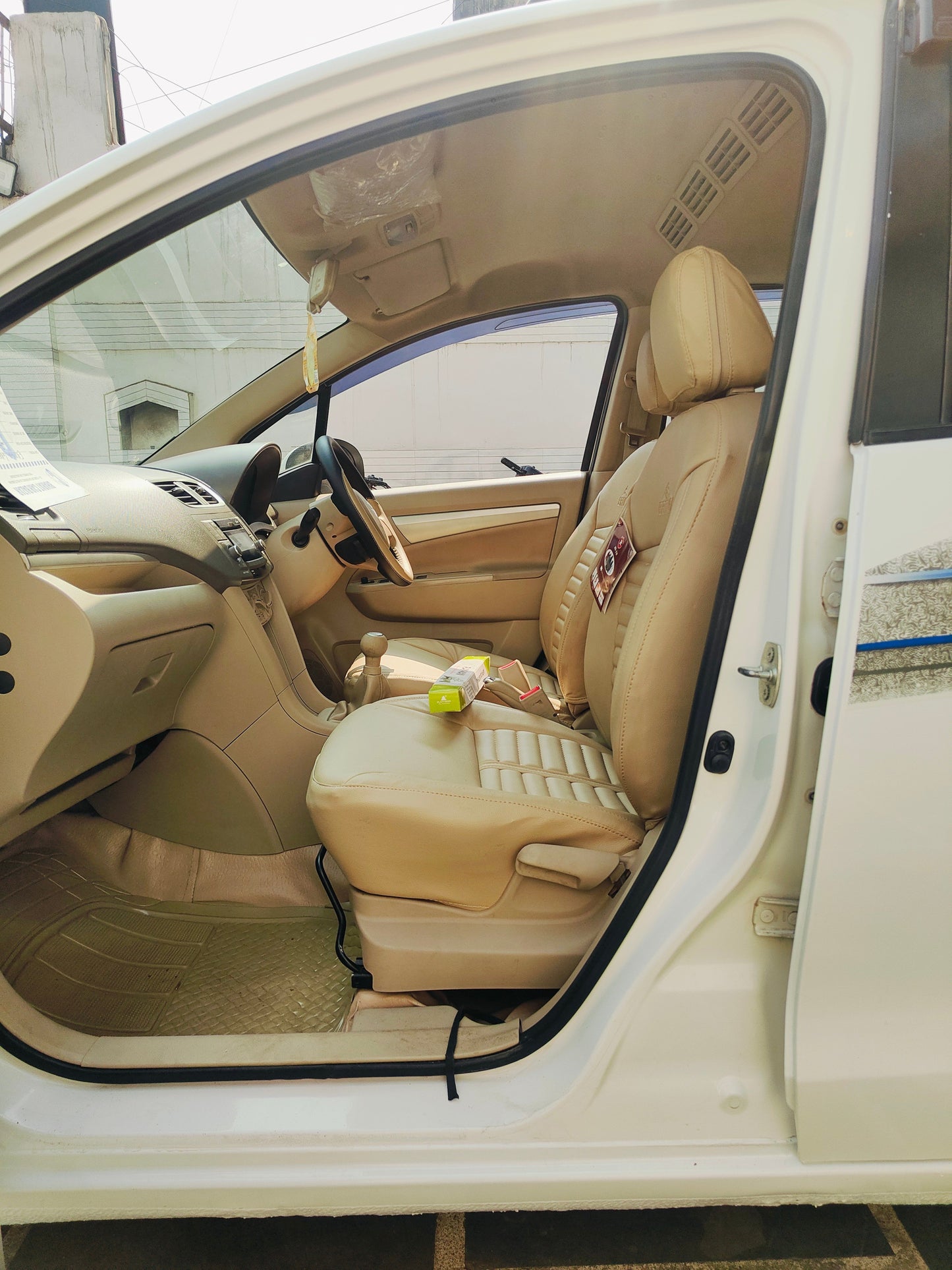 42,000 KMS MARUTI ERTIGA VXI GREEN CNG (2017)