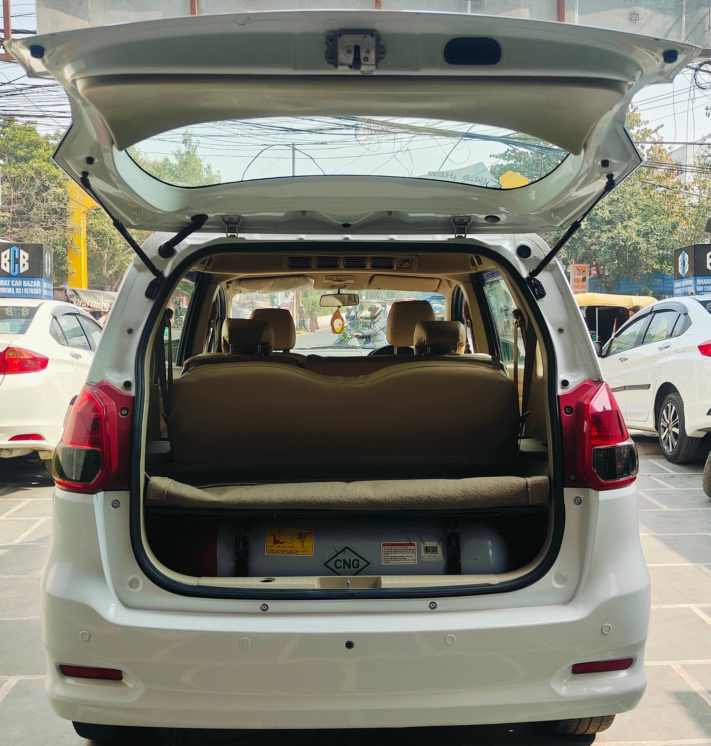 42,000 KMS MARUTI ERTIGA VXI GREEN CNG (2017)