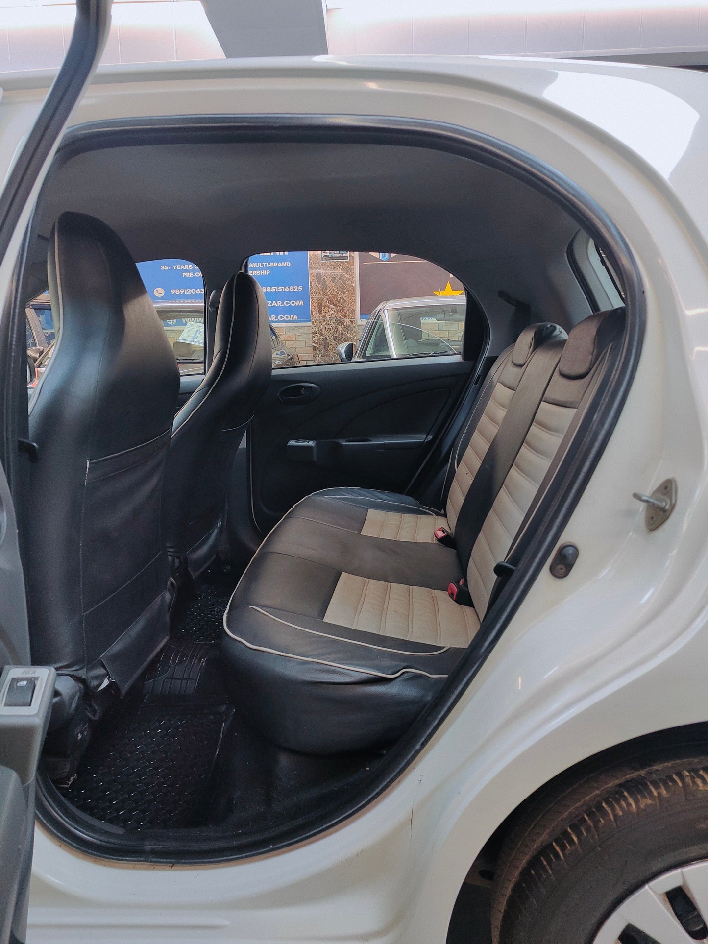 24,000 KMS TOYOTA ETIOS LIVA 1.2 J PETROL (2013)