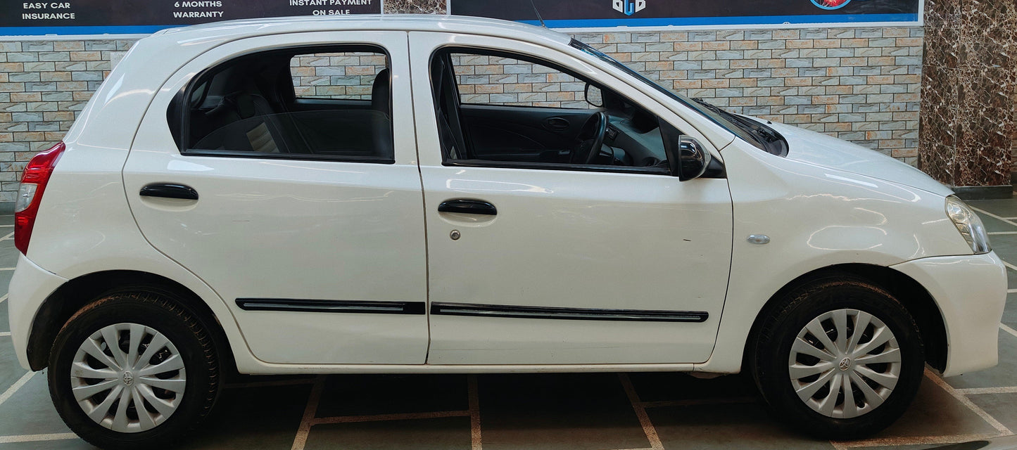 24,000 KMS TOYOTA ETIOS LIVA 1.2 J PETROL (2013)