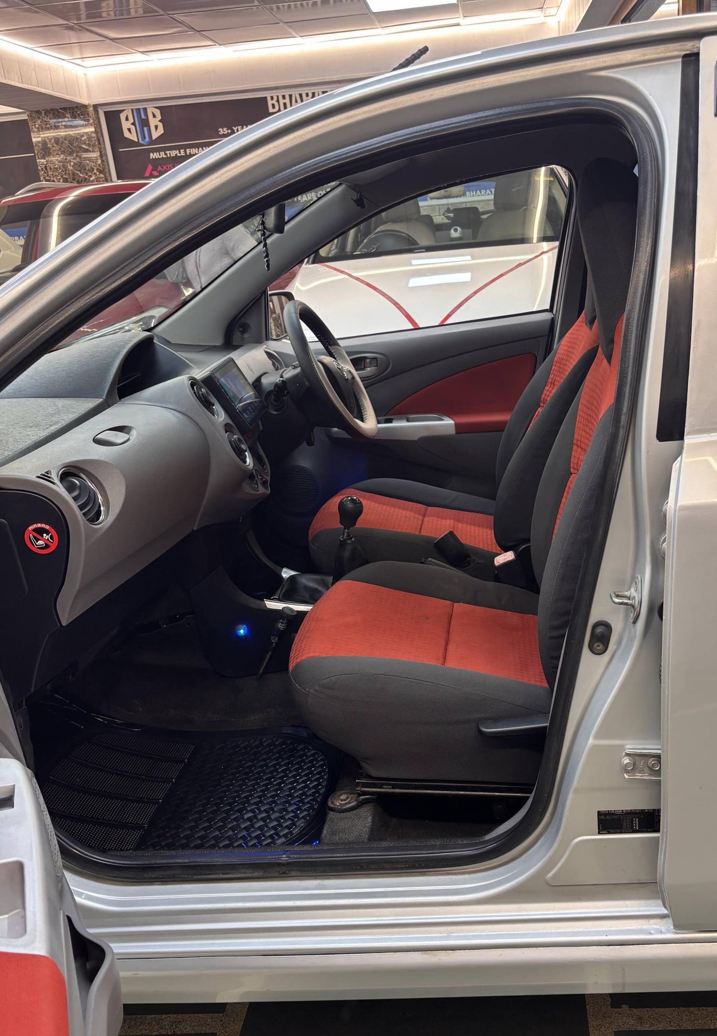 TOYOTA ETIOS VX CNG (2011)