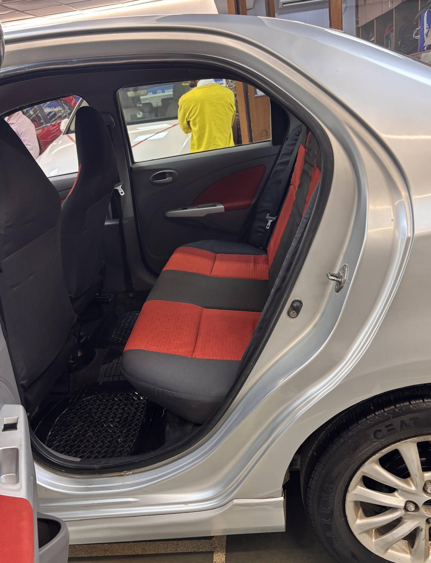 TOYOTA ETIOS VX CNG (2011)