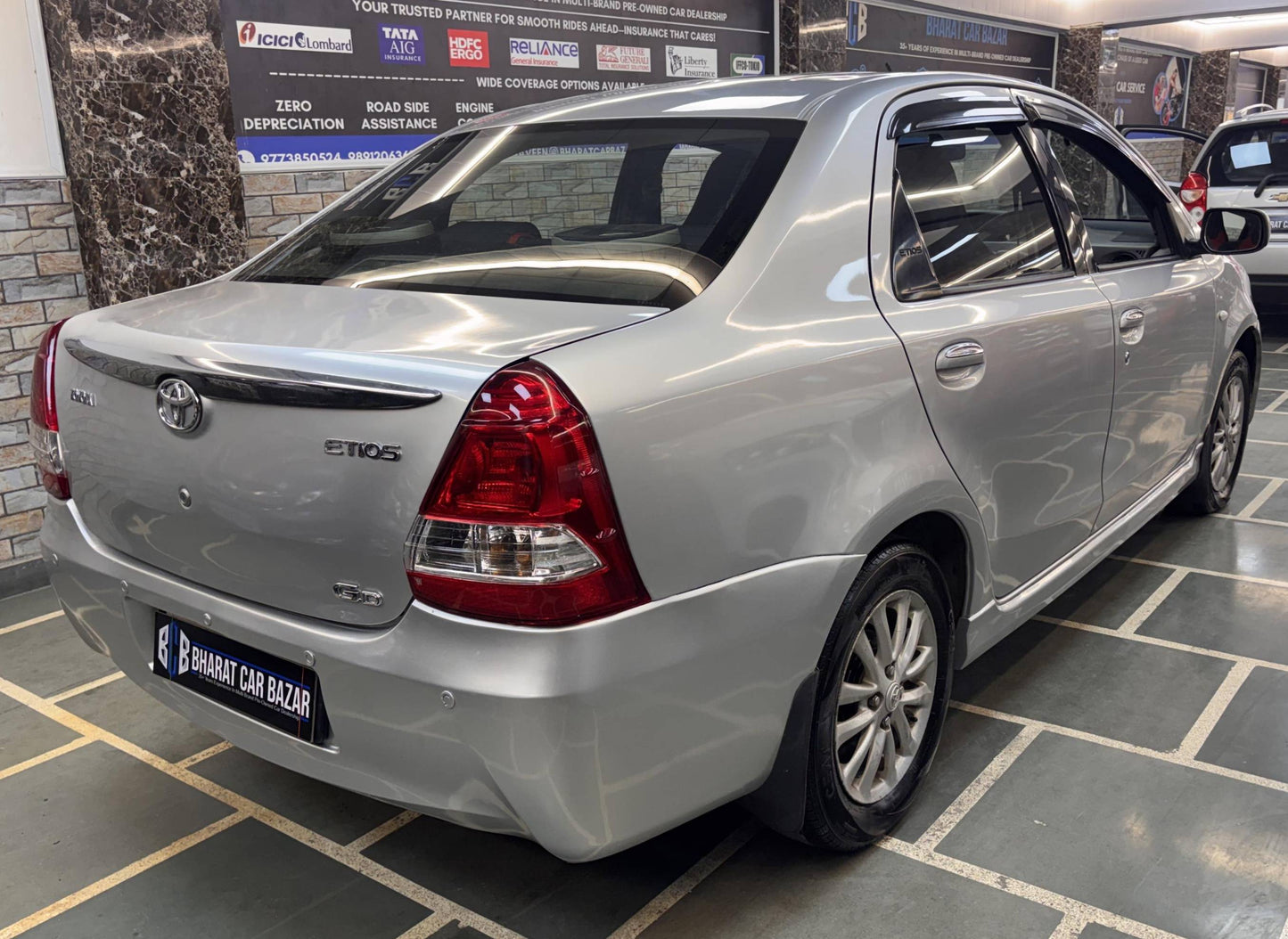 TOYOTA ETIOS VX CNG (2011)