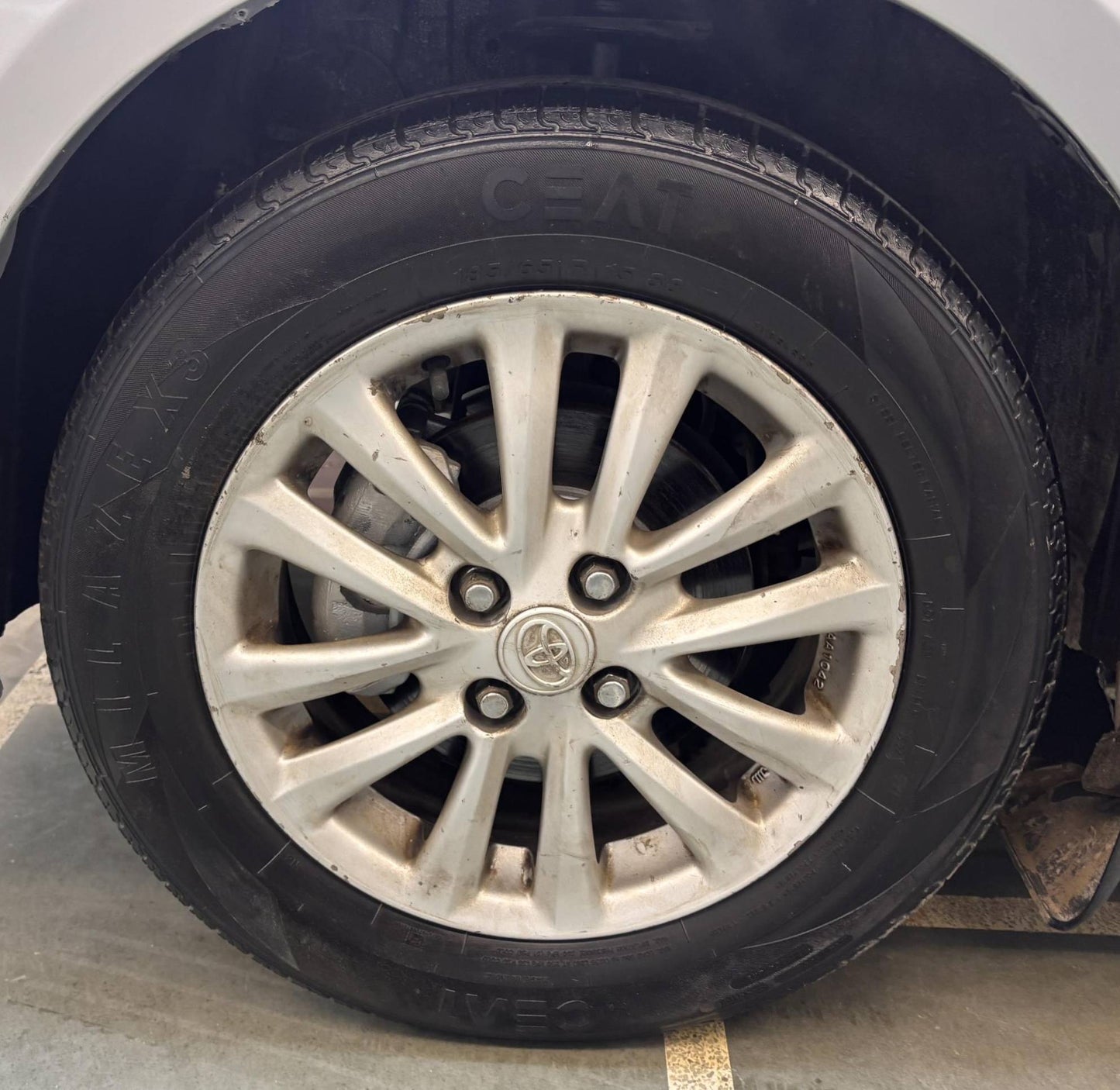 TOYOTA ETIOS VX CNG (2011)