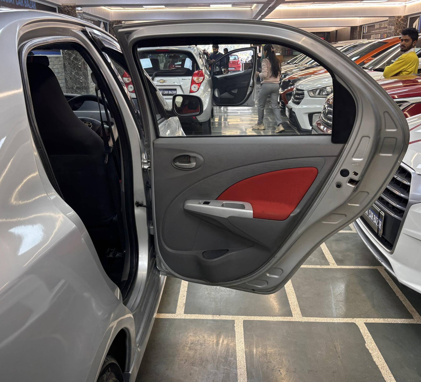 TOYOTA ETIOS VX CNG (2011)