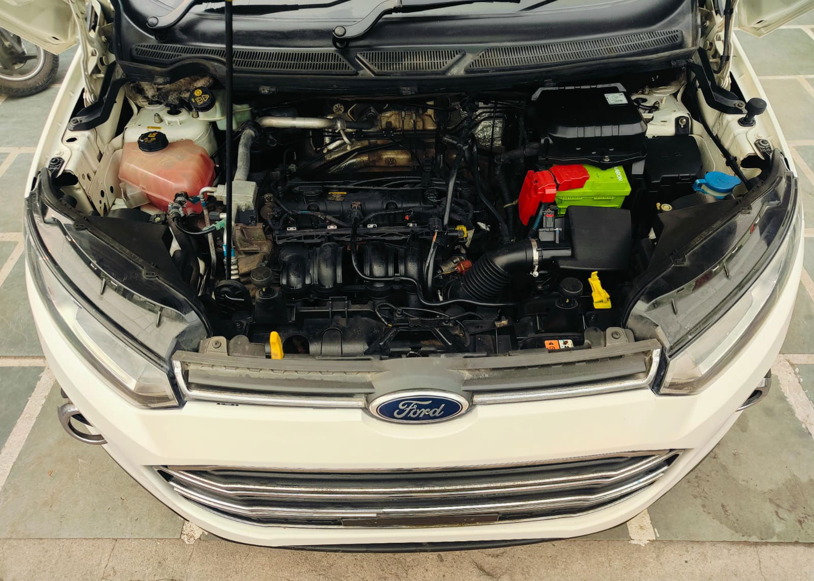 FORD ECOSPORT TITANIUM PETROL (2014) - Bharat Car Bazar