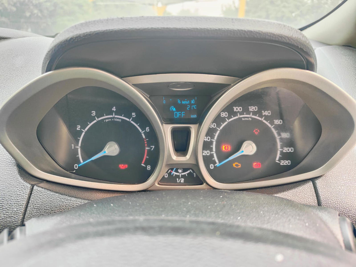 FORD ECOSPORT TITANIUM PETROL (2014) - Bharat Car Bazar