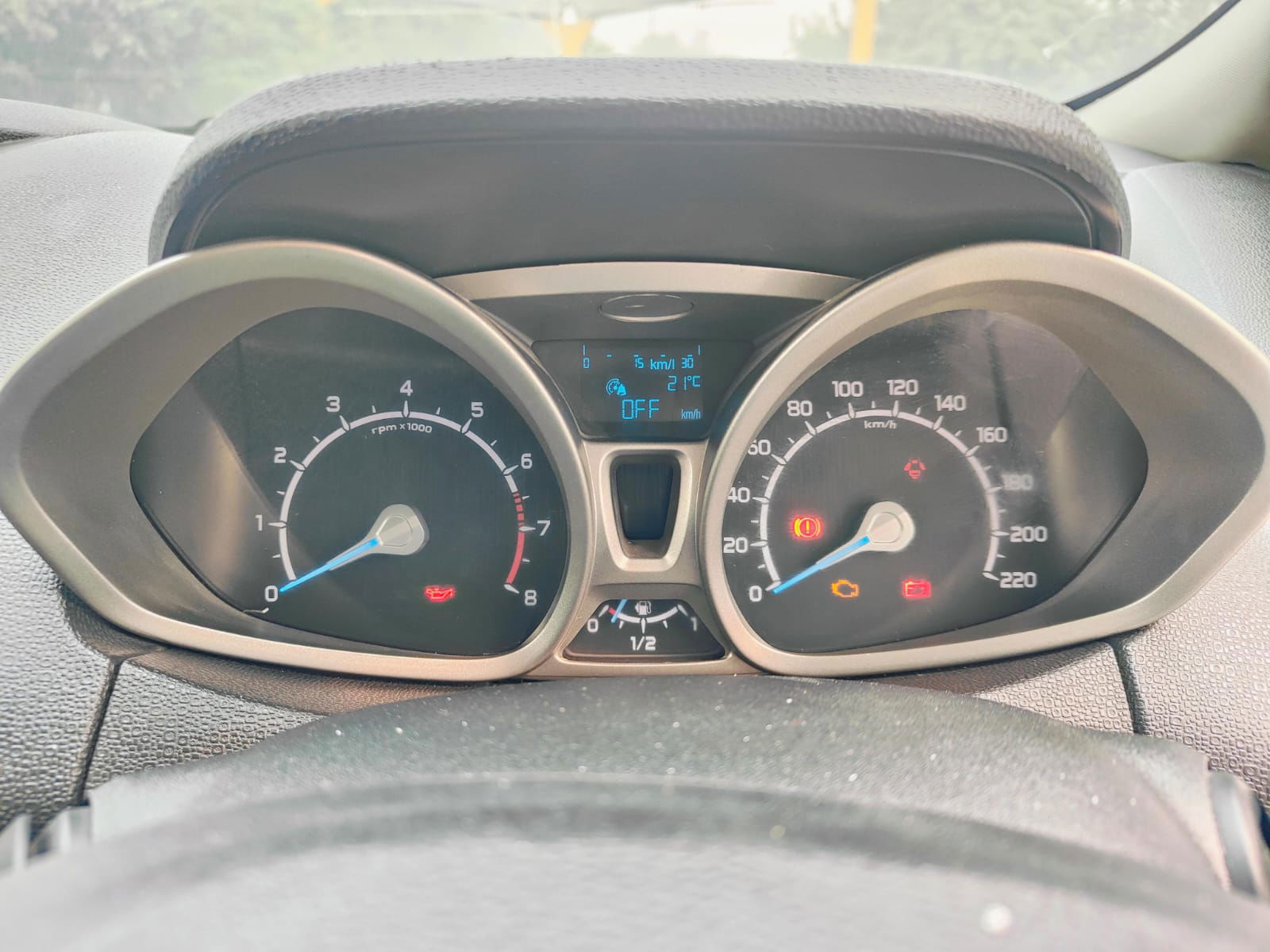 FORD ECOSPORT TITANIUM PETROL (2014) - Bharat Car Bazar
