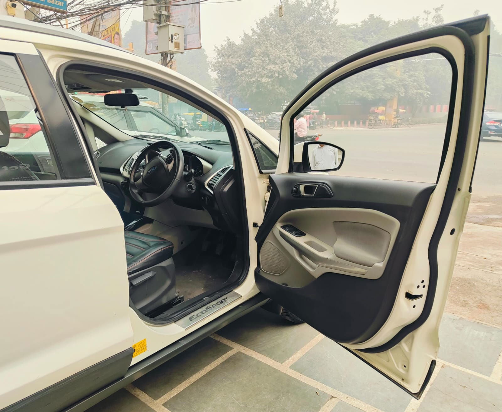 FORD ECOSPORT TITANIUM PETROL (2014) - Bharat Car Bazar