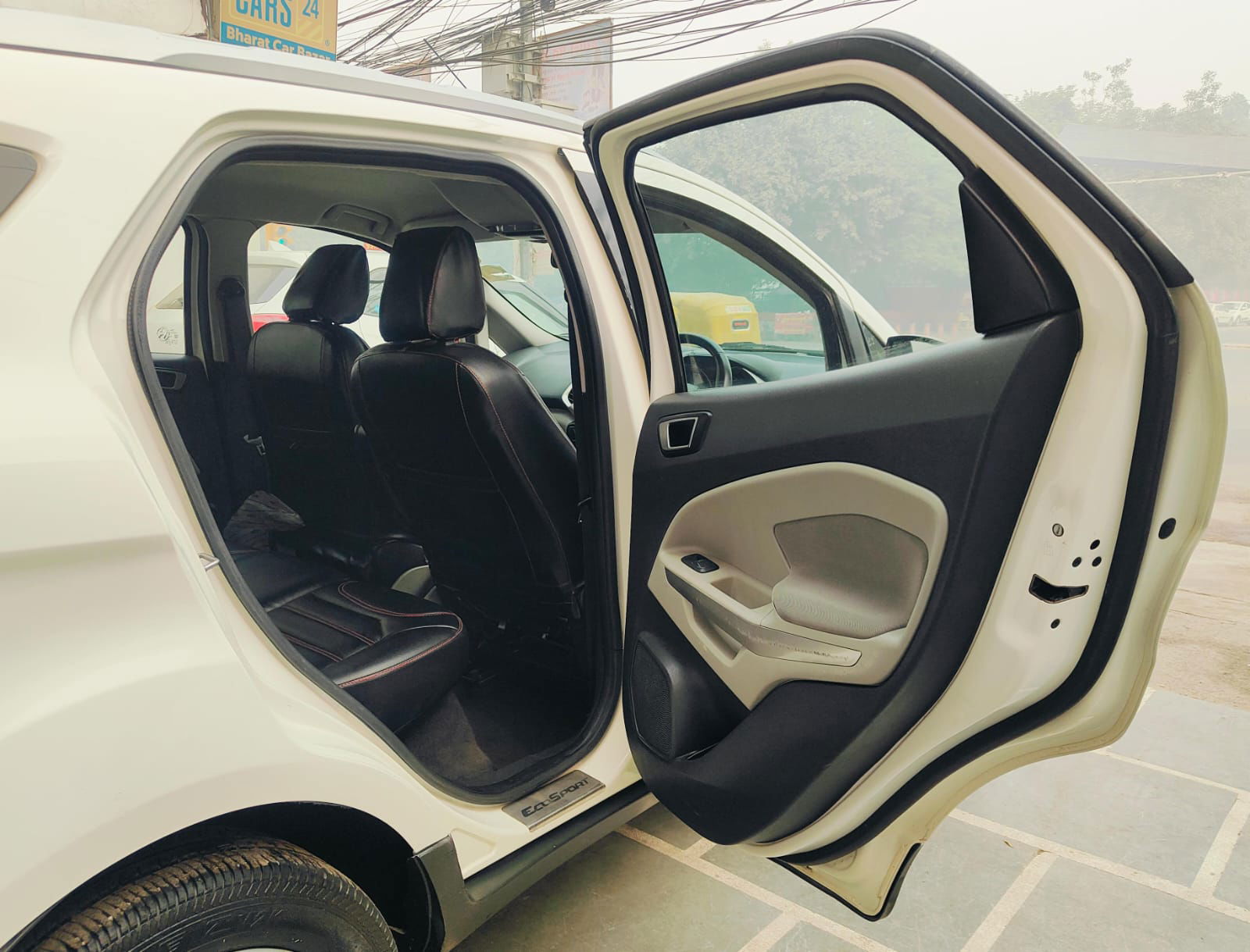 FORD ECOSPORT TITANIUM PETROL (2014) - Bharat Car Bazar