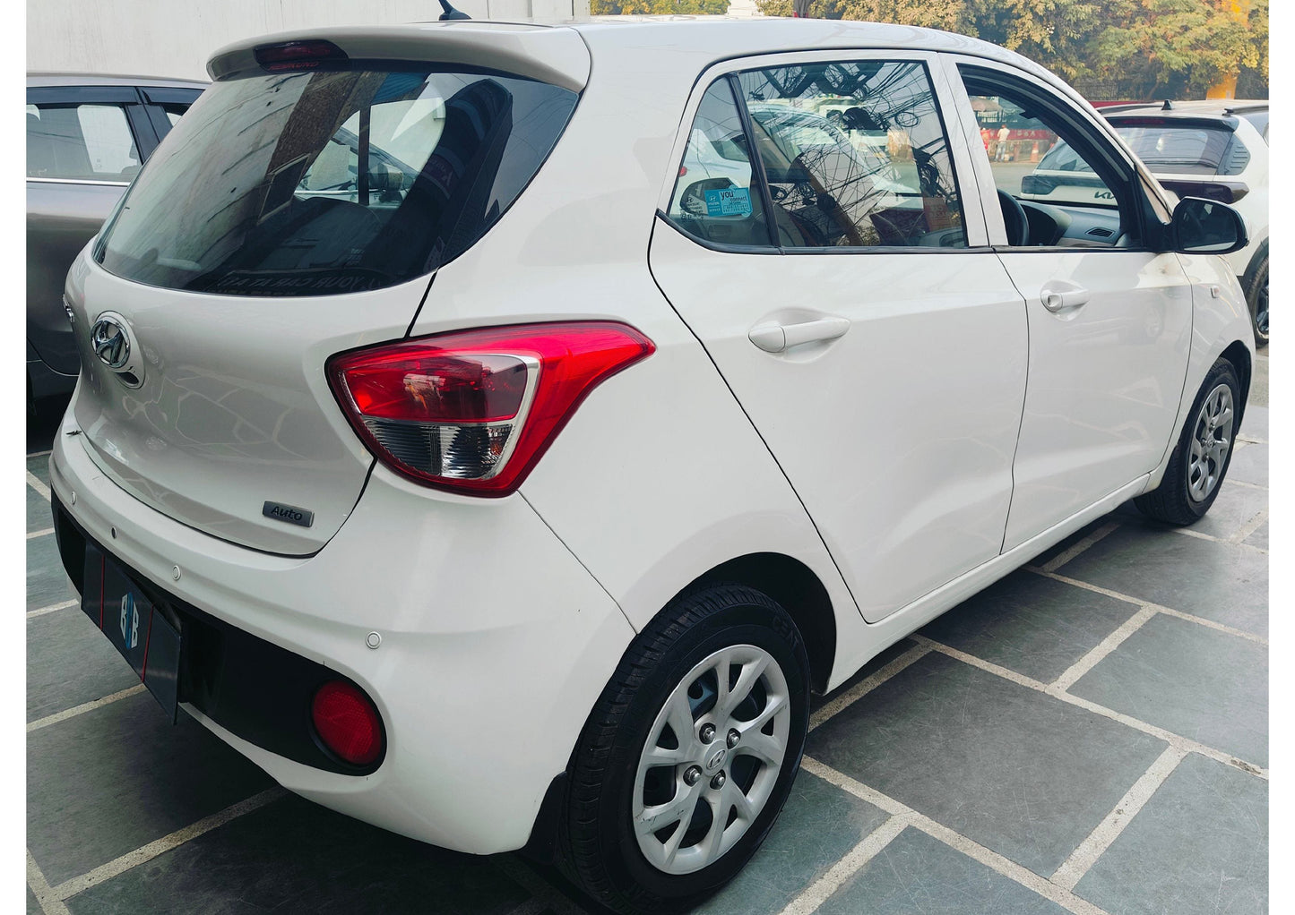 HYUNDAI GRAND I10 MAGNA AUTOMATIC PETROL (2017)