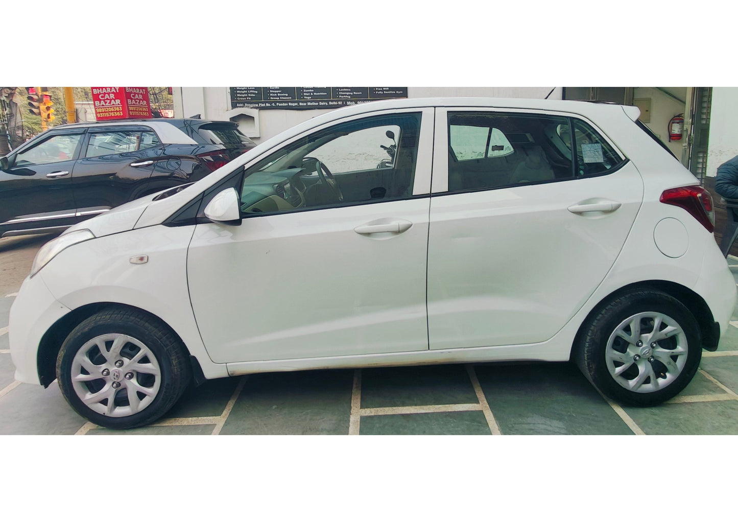 HYUNDAI GRAND I10 MAGNA AUTOMATIC PETROL (2017)