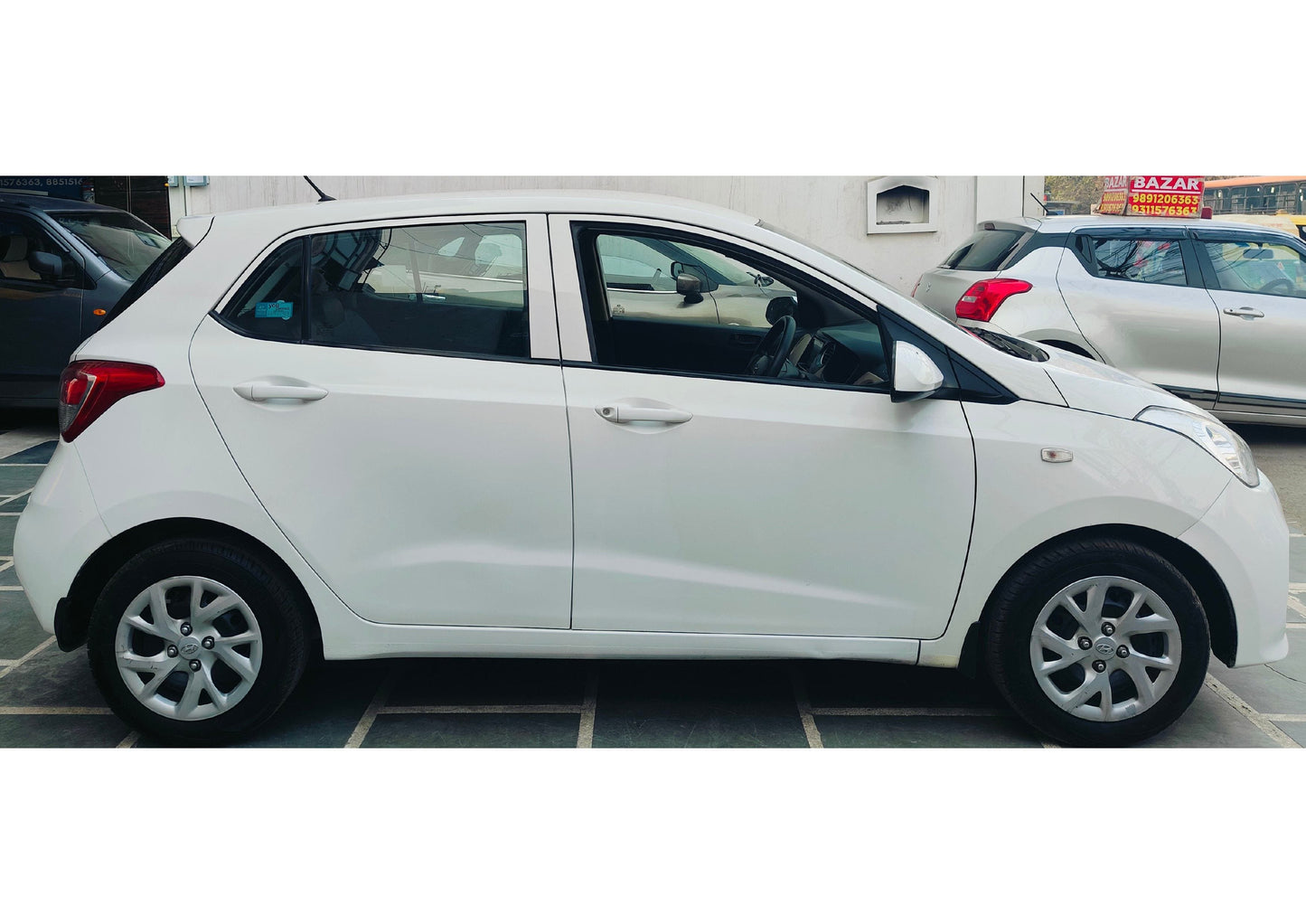 HYUNDAI GRAND I10 MAGNA AUTOMATIC PETROL (2017)