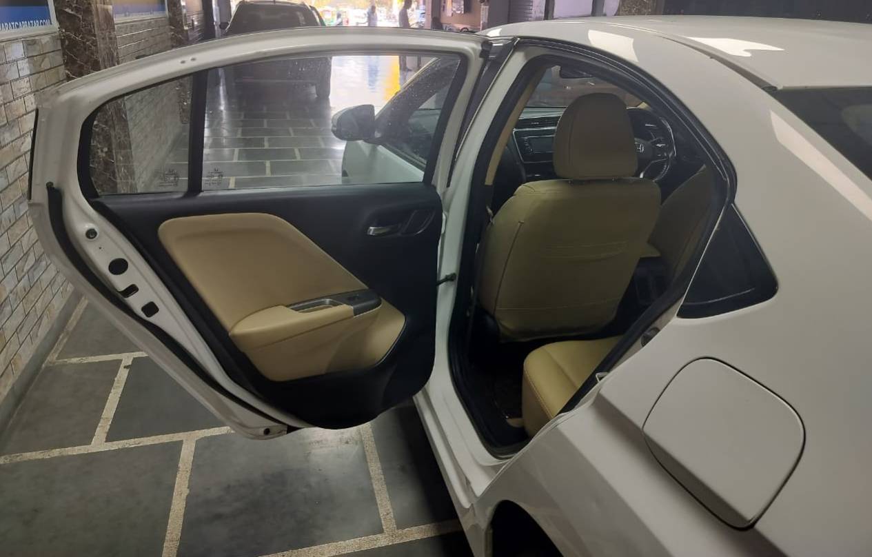 HONDA CITY V MT PETROL (2016)