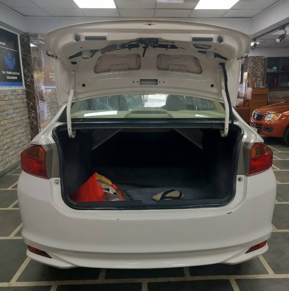 HONDA CITY V MT PETROL (2016)