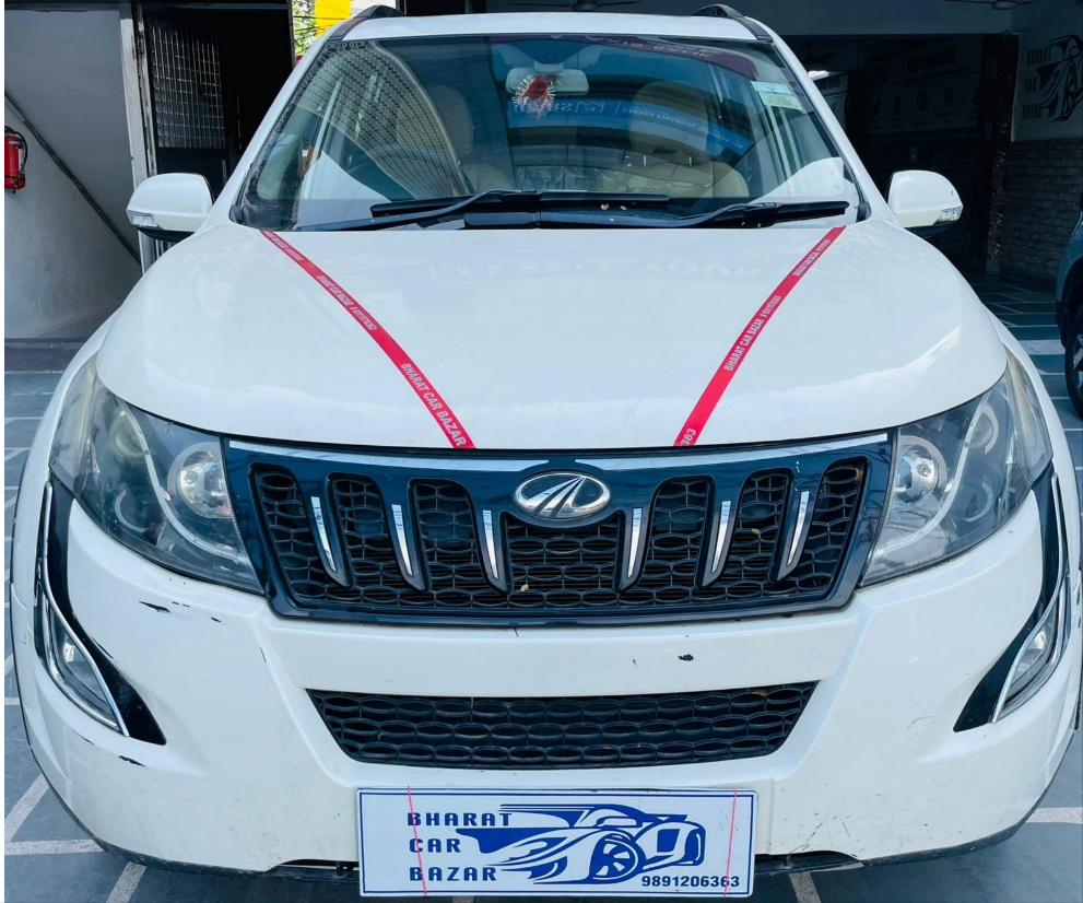 MAHINDRA XUV 500 W10 SUNROOF DIESEL (2016)