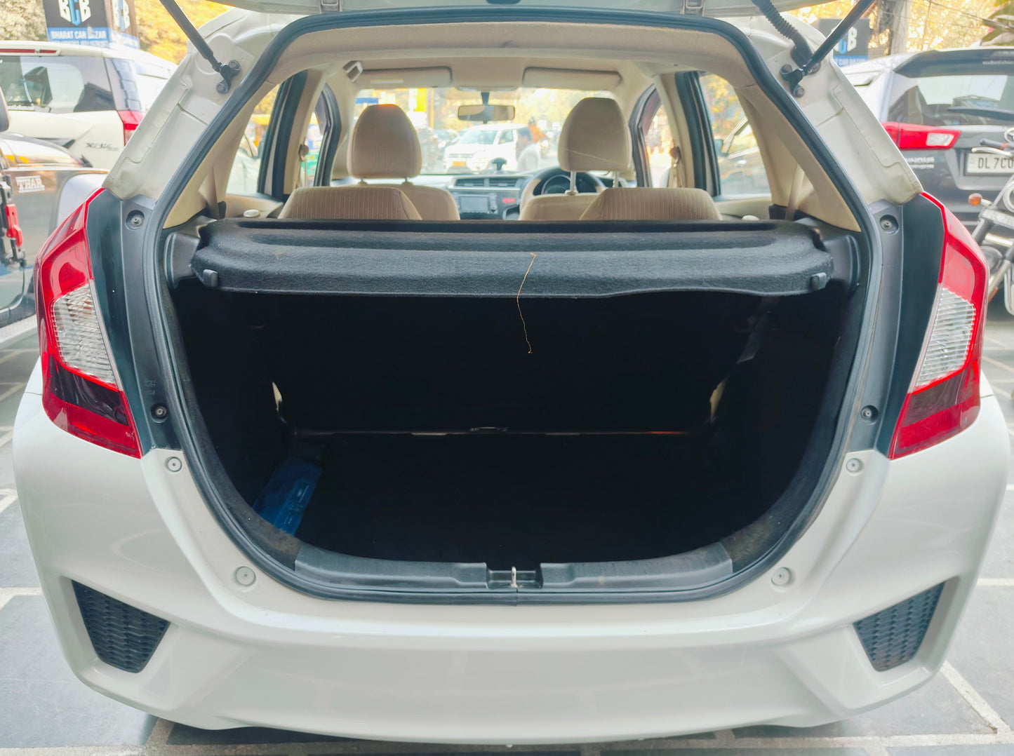 HONDA JAZZ V MT PETROL (2016)