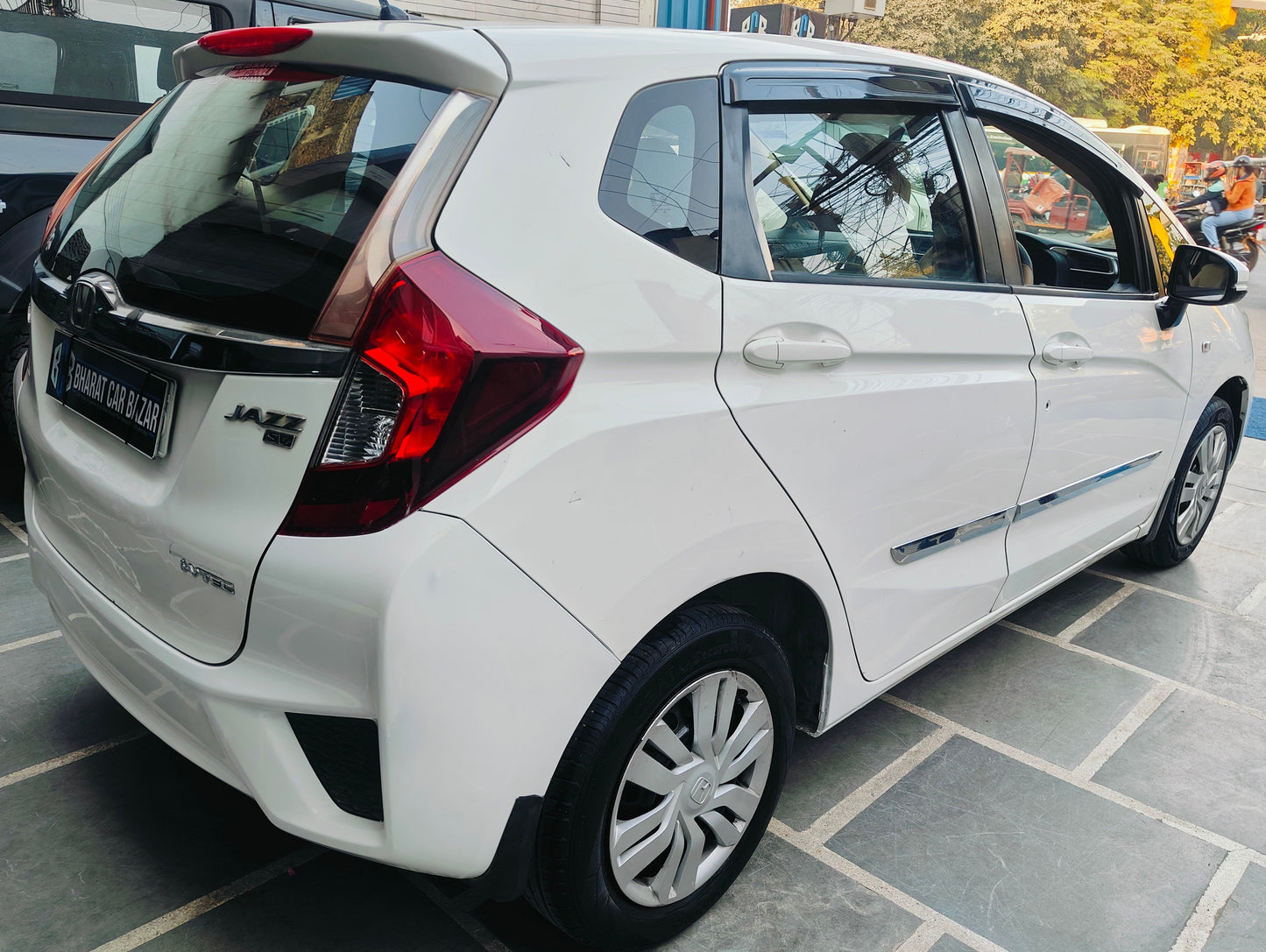 HONDA JAZZ V MT PETROL (2016)