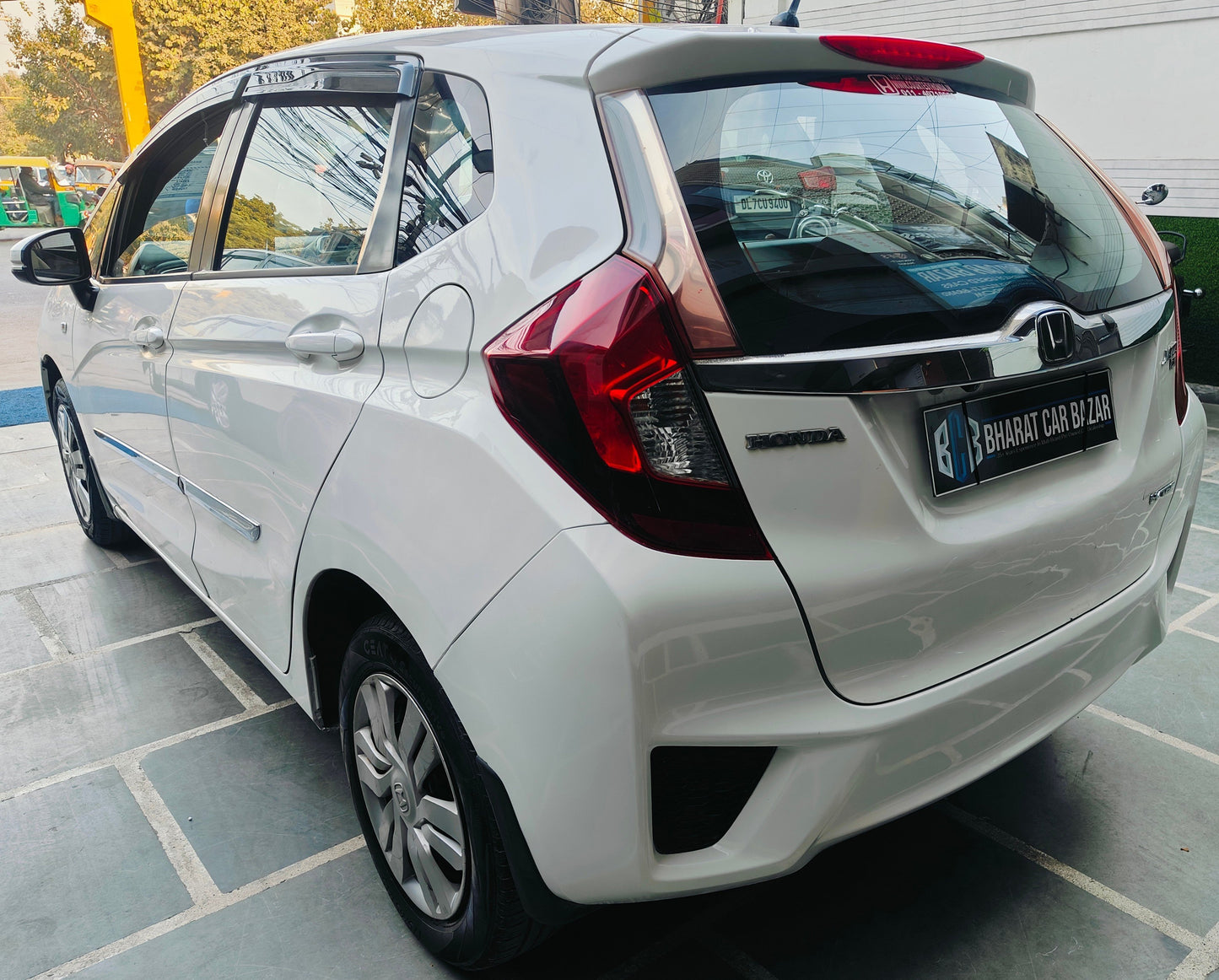 HONDA JAZZ V MT PETROL (2016)