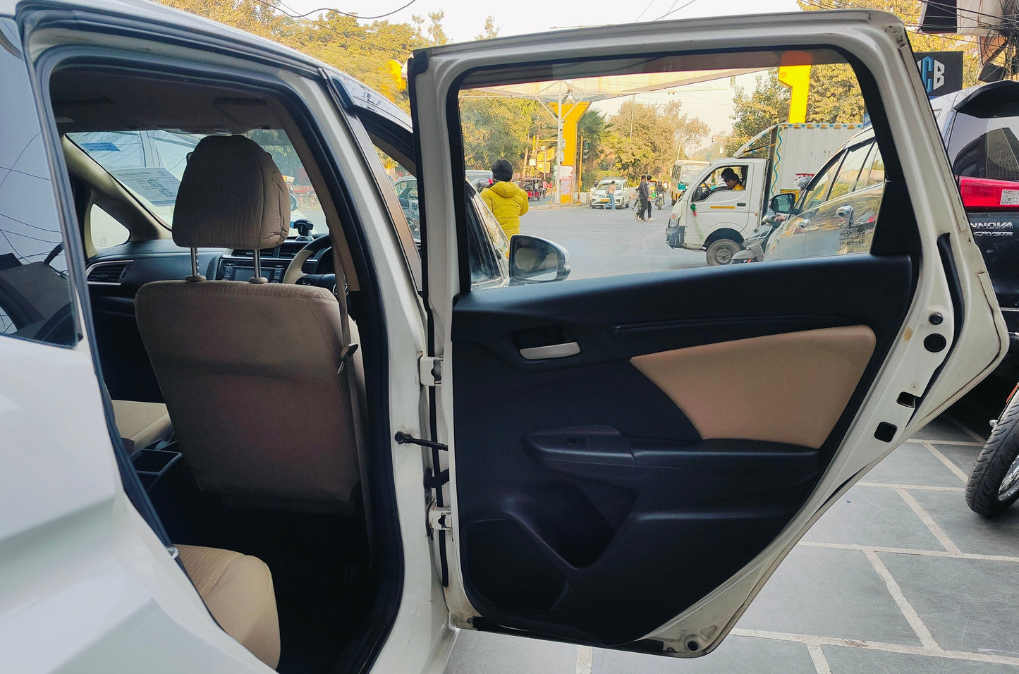 HONDA JAZZ V MT PETROL (2016)