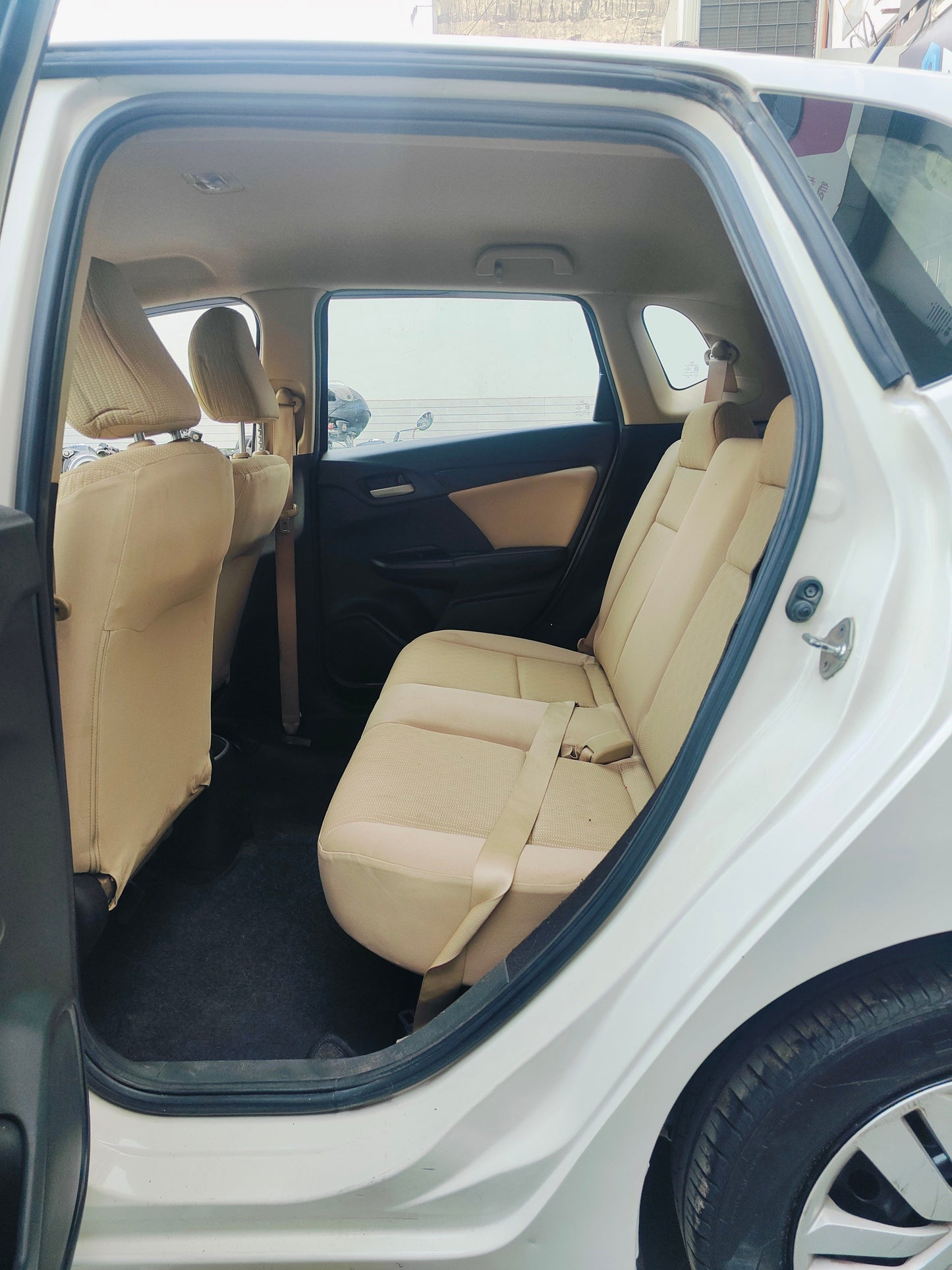 HONDA JAZZ V MT PETROL (2016)