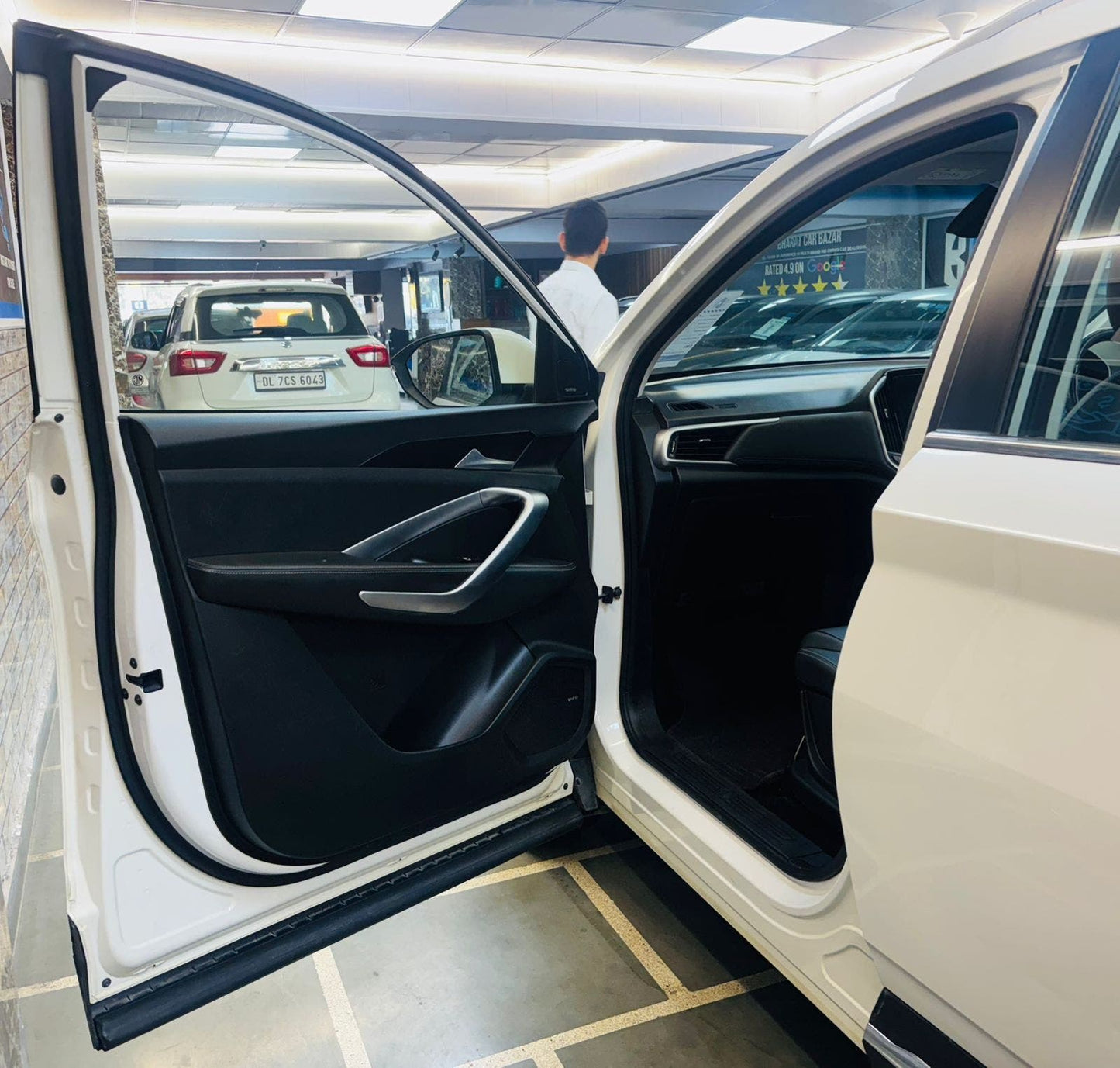 42,000 KMS MORRIS GARAGES HECTOR SHARP HYBRID MT 1.5 PETROL (2020)