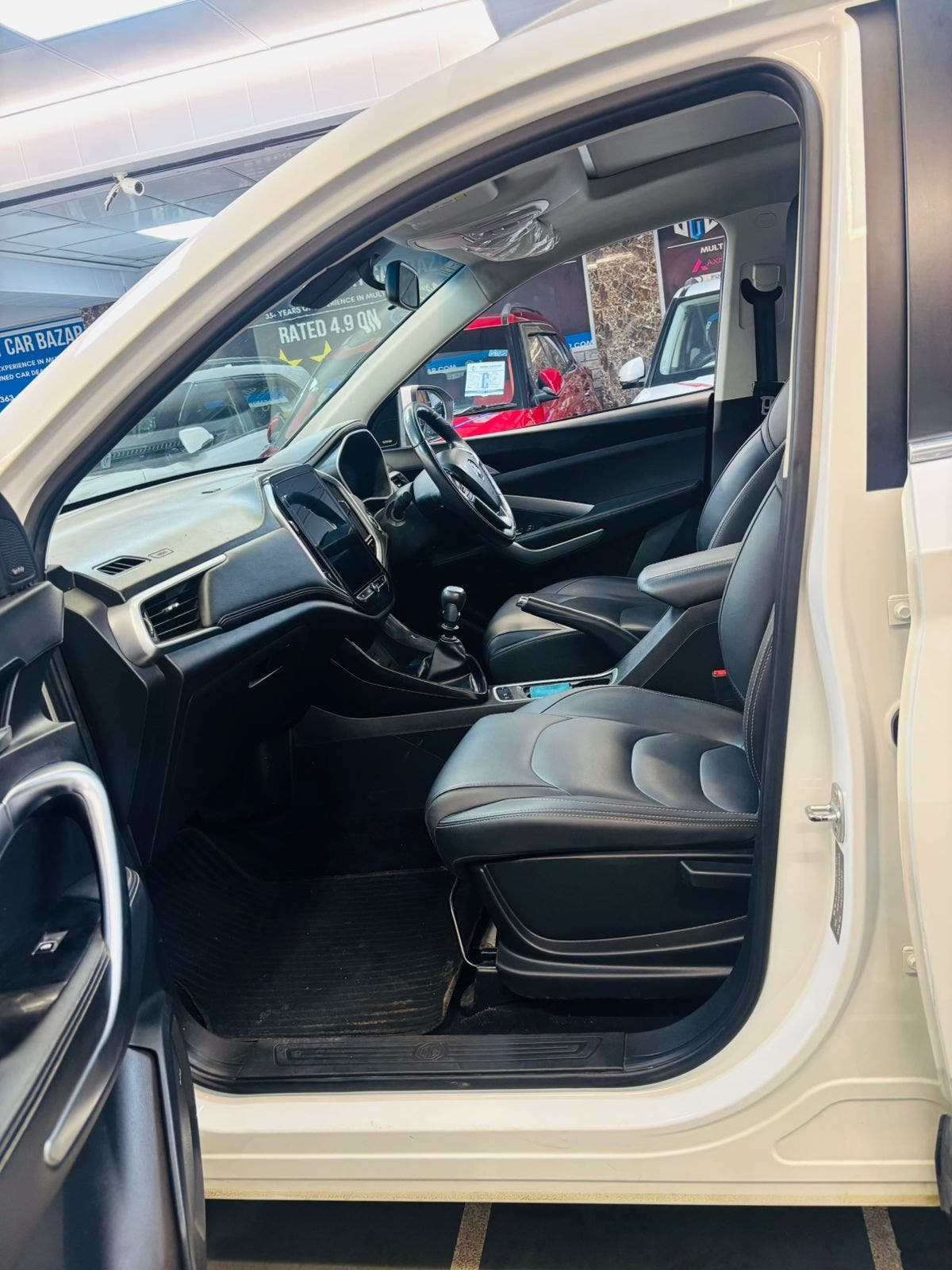 42,000 KMS MORRIS GARAGES HECTOR SHARP HYBRID MT 1.5 PETROL (2020)