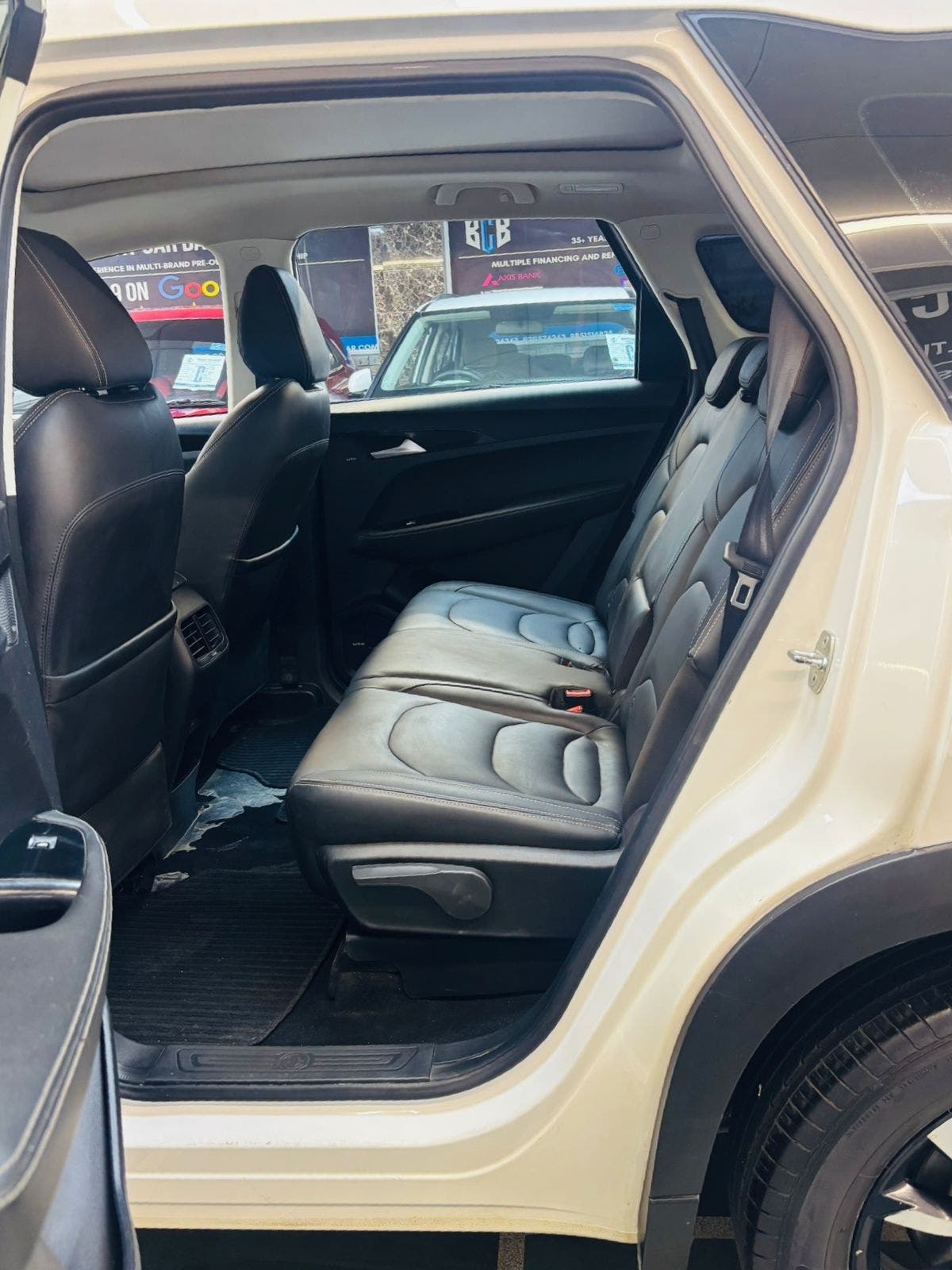 42,000 KMS MORRIS GARAGES HECTOR SHARP HYBRID MT 1.5 PETROL (2020)