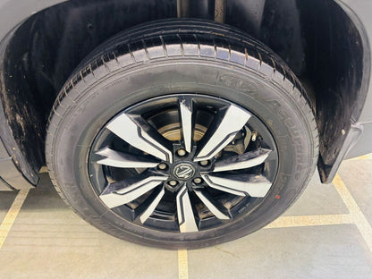 42,000 KMS MORRIS GARAGES HECTOR SHARP HYBRID MT 1.5 PETROL (2020)