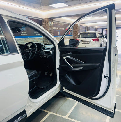 42,000 KMS MORRIS GARAGES HECTOR SHARP HYBRID MT 1.5 PETROL (2020)