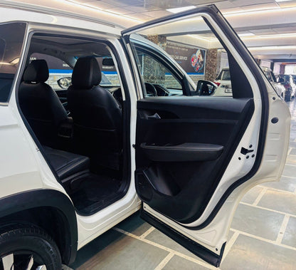 42,000 KMS MORRIS GARAGES HECTOR SHARP HYBRID MT 1.5 PETROL (2020)