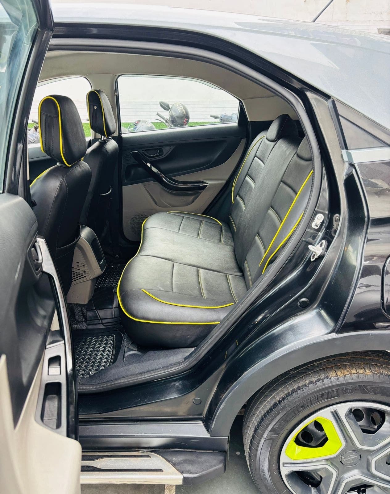 TATA NEXON KRAZ 1.2 PETROL (2018)