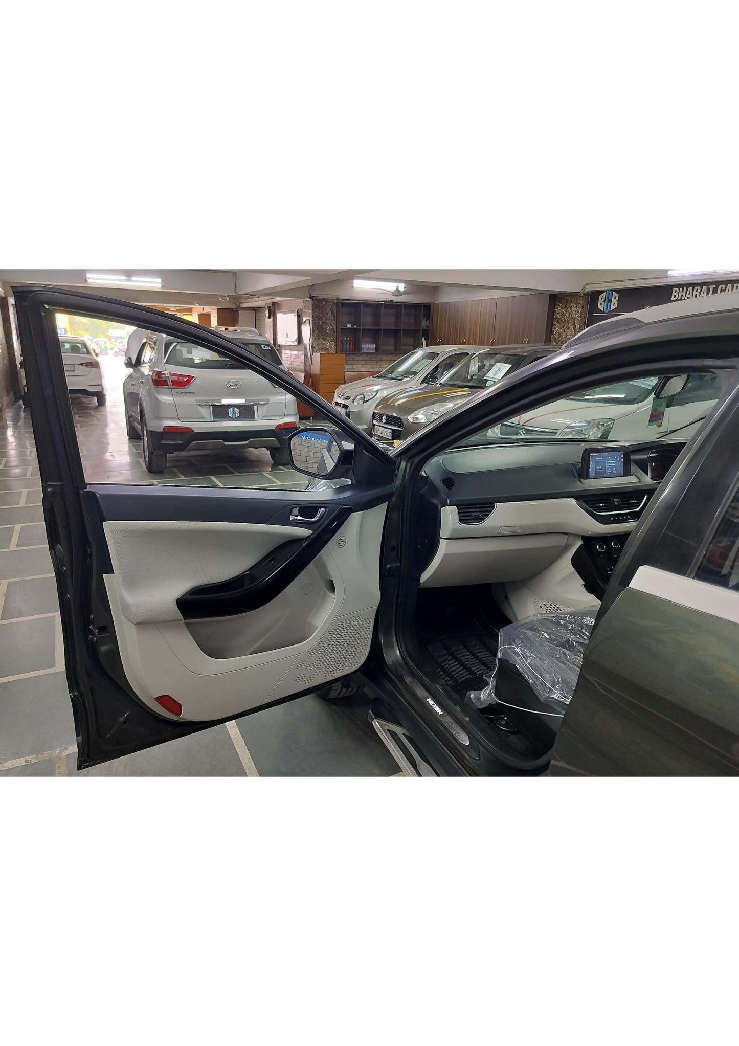 40,000 KMS TATA NEXON XZ 1.2 PETROL (2021)