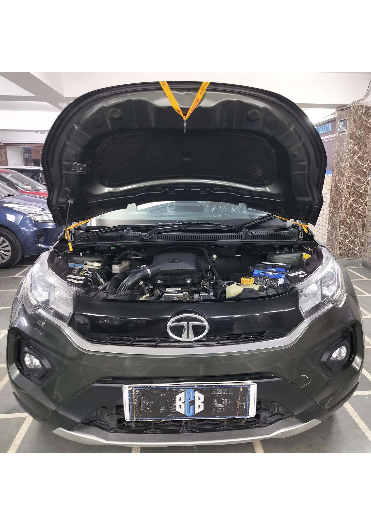 40,000 KMS TATA NEXON XZ 1.2 PETROL (2021)