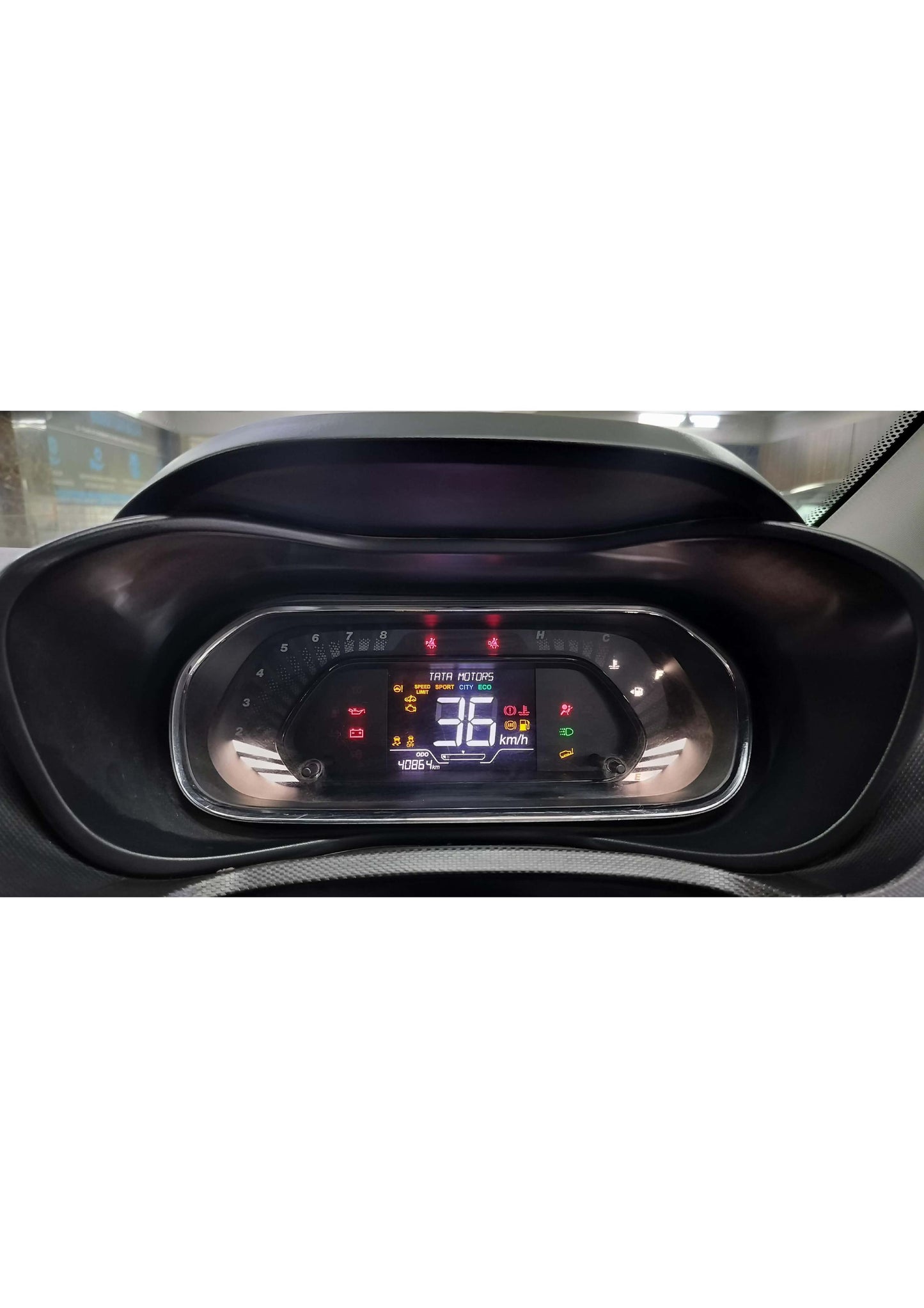 40,000 KMS TATA NEXON XZ 1.2 PETROL (2021)
