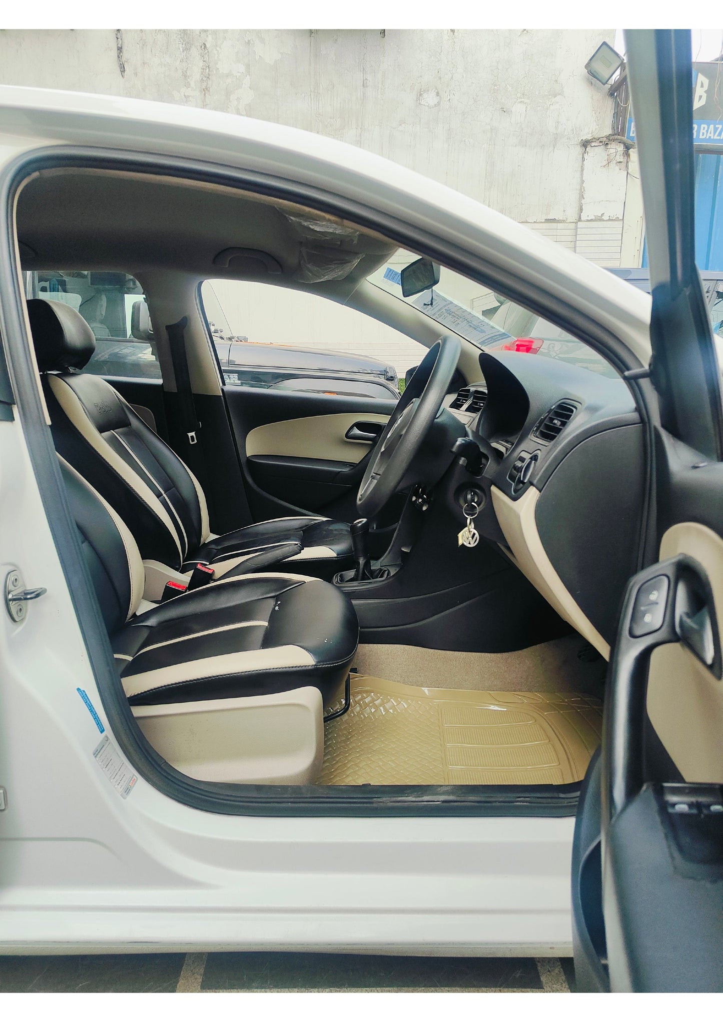 23,000 KMS VOLKSWAGEN POLO TRENDLINE 1.2 PETROL (2012)