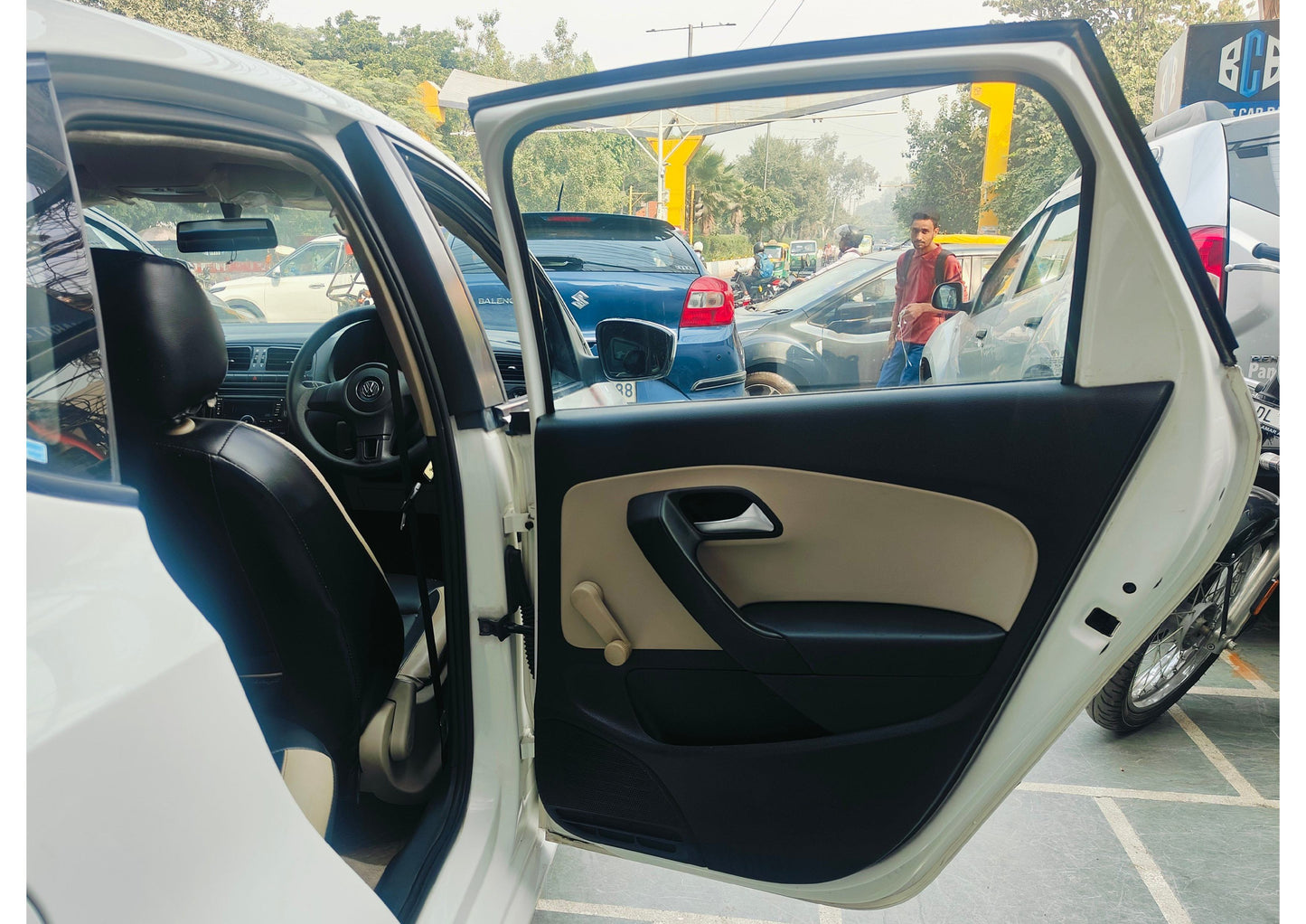 23,000 KMS VOLKSWAGEN POLO TRENDLINE 1.2 PETROL (2012)