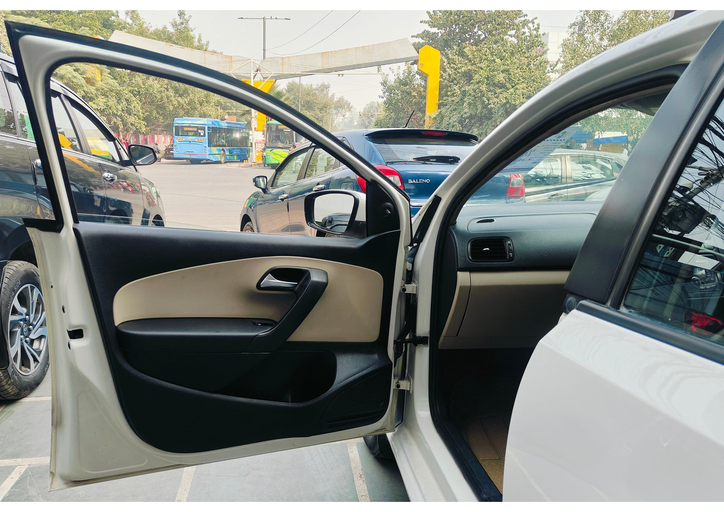 23,000 KMS VOLKSWAGEN POLO TRENDLINE 1.2 PETROL (2012)