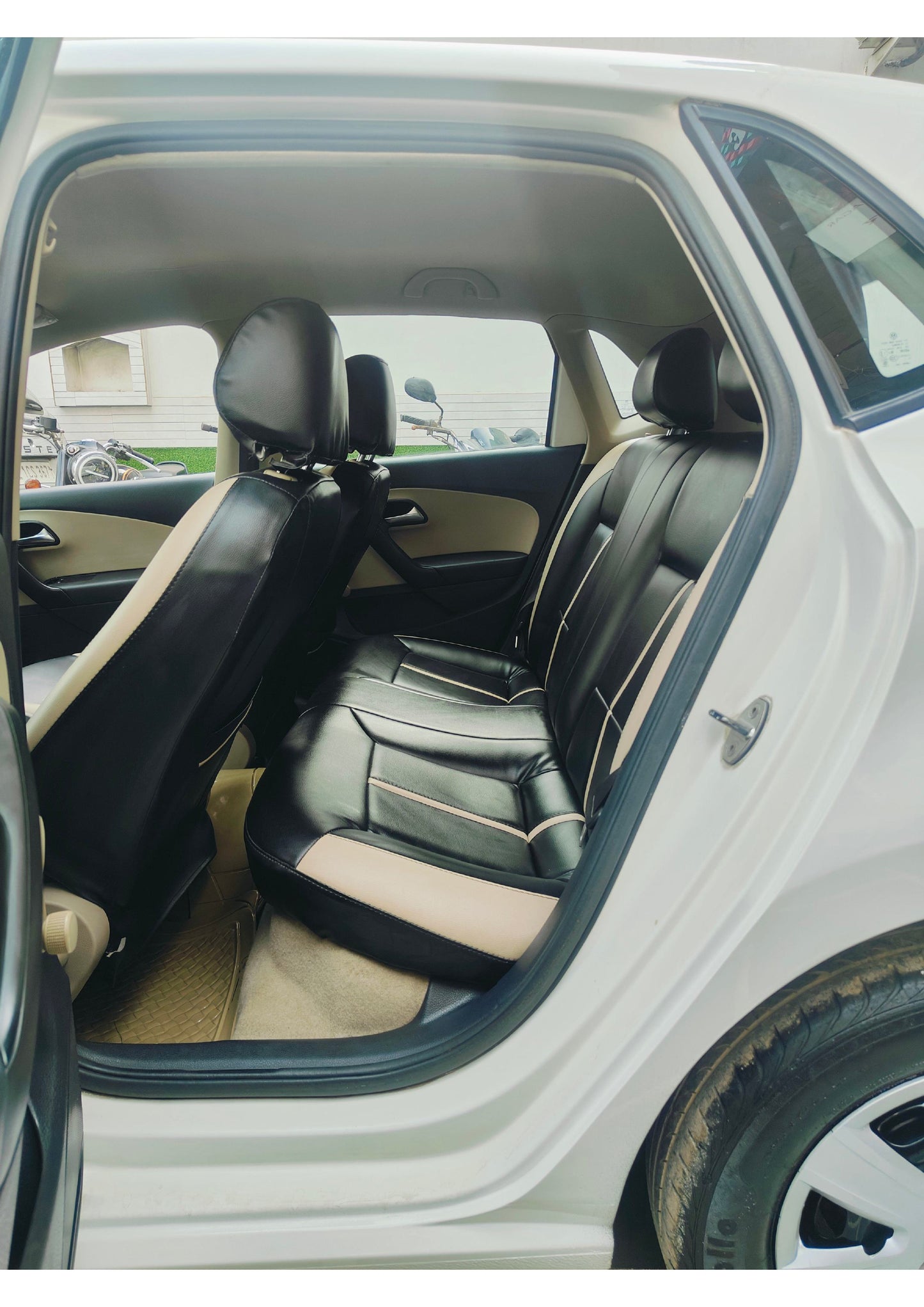 23,000 KMS VOLKSWAGEN POLO TRENDLINE 1.2 PETROL (2012)