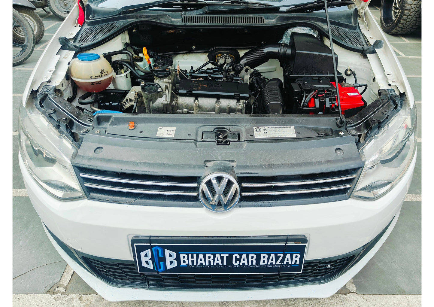 23,000 KMS VOLKSWAGEN POLO TRENDLINE 1.2 PETROL (2012)