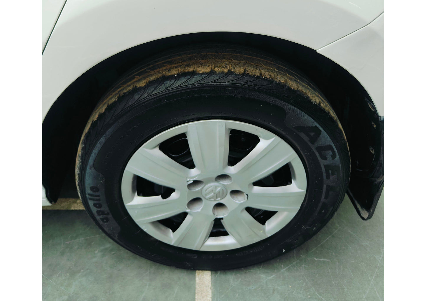 23,000 KMS VOLKSWAGEN POLO TRENDLINE 1.2 PETROL (2012)