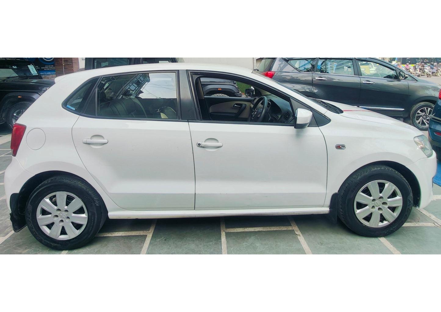 23,000 KMS VOLKSWAGEN POLO TRENDLINE 1.2 PETROL (2012)