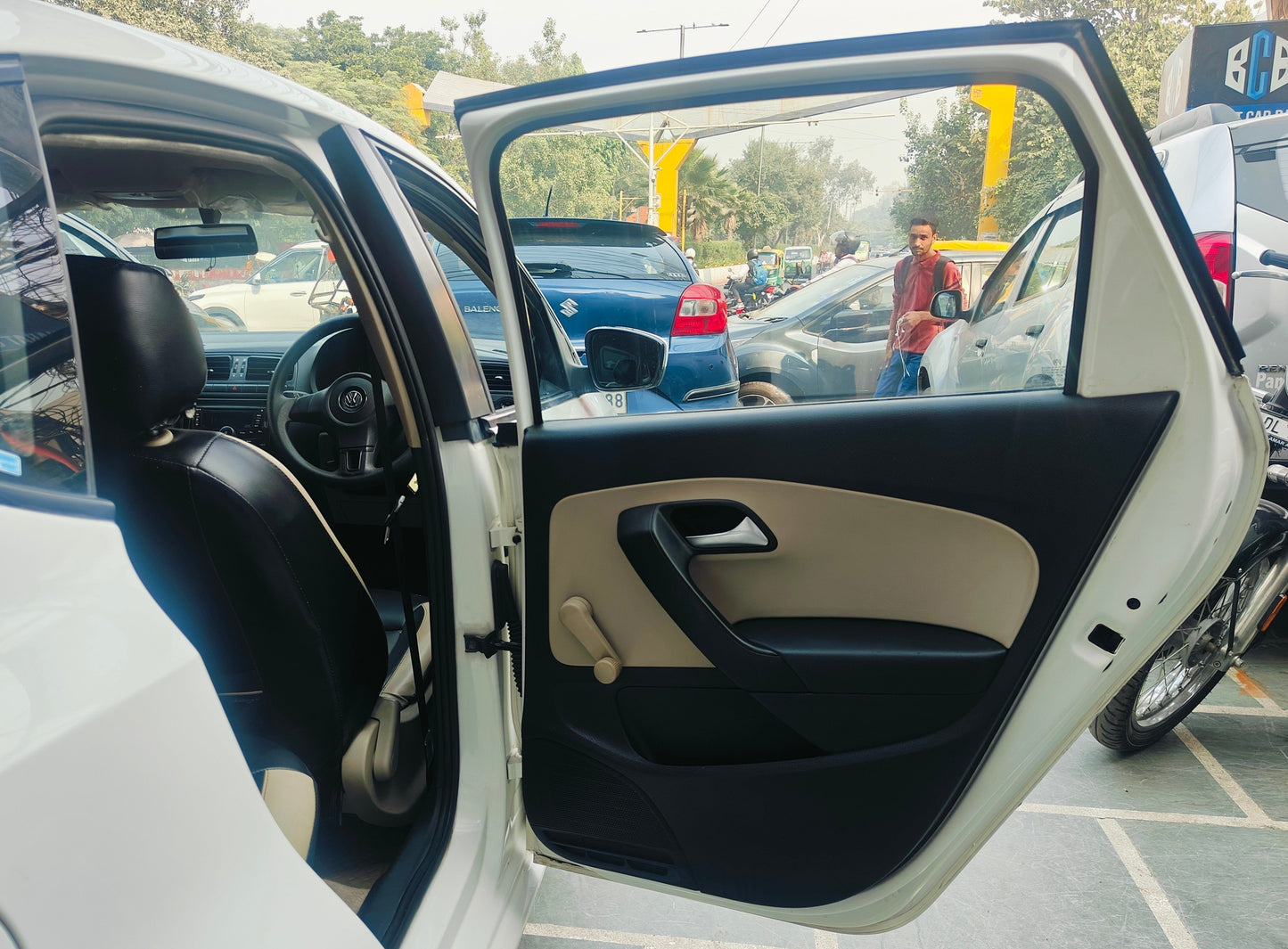 23,000 KMS VOLKSWAGEN POLO TRENDLINE 1.2 PETROL (2012)