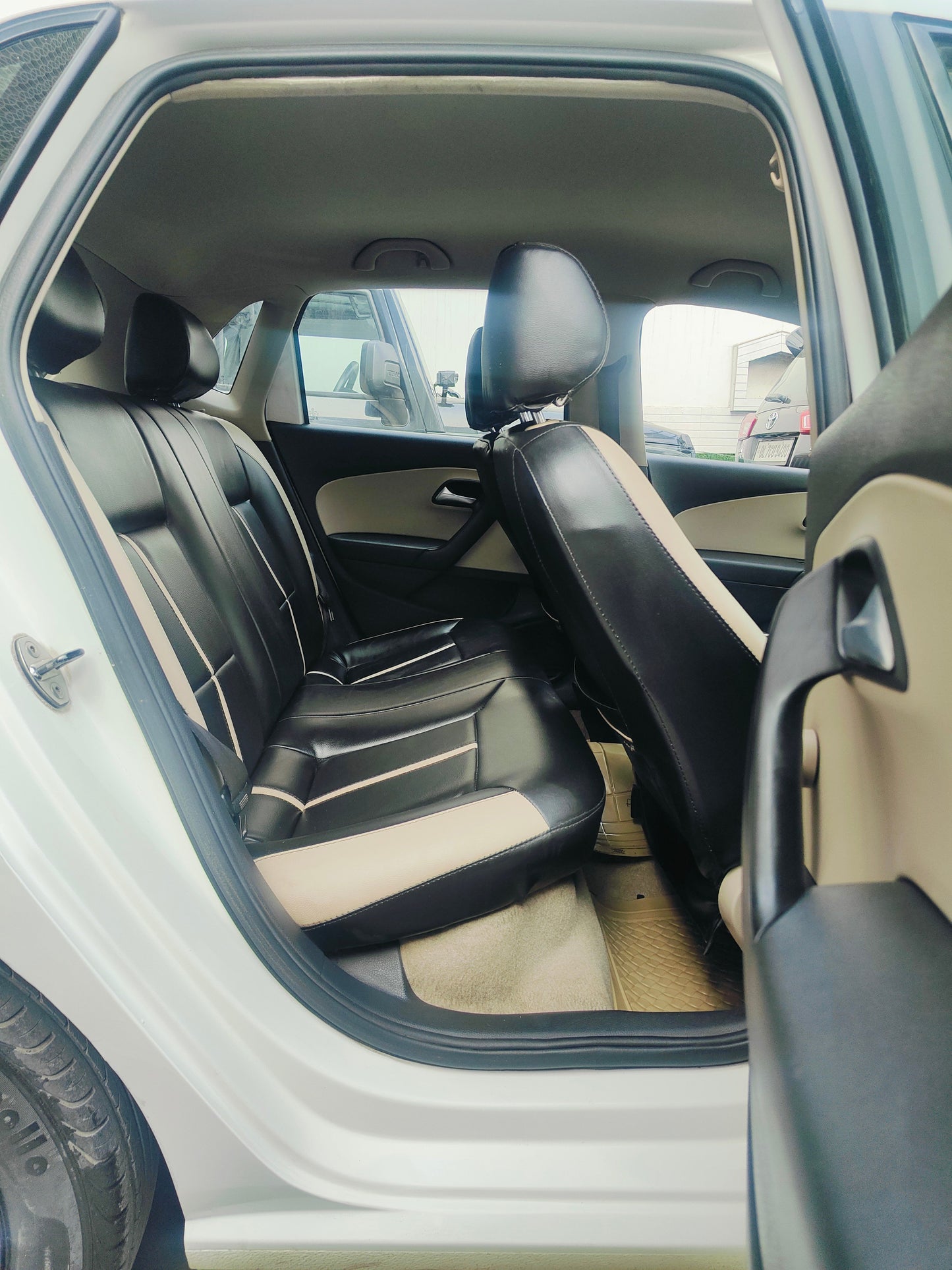 23,000 KMS VOLKSWAGEN POLO TRENDLINE 1.2 PETROL (2012)