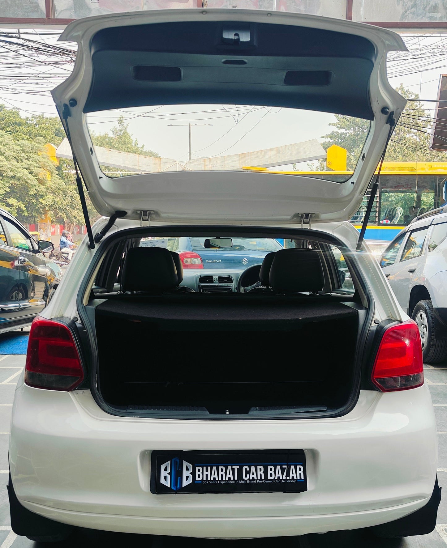 23,000 KMS VOLKSWAGEN POLO TRENDLINE 1.2 PETROL (2012)