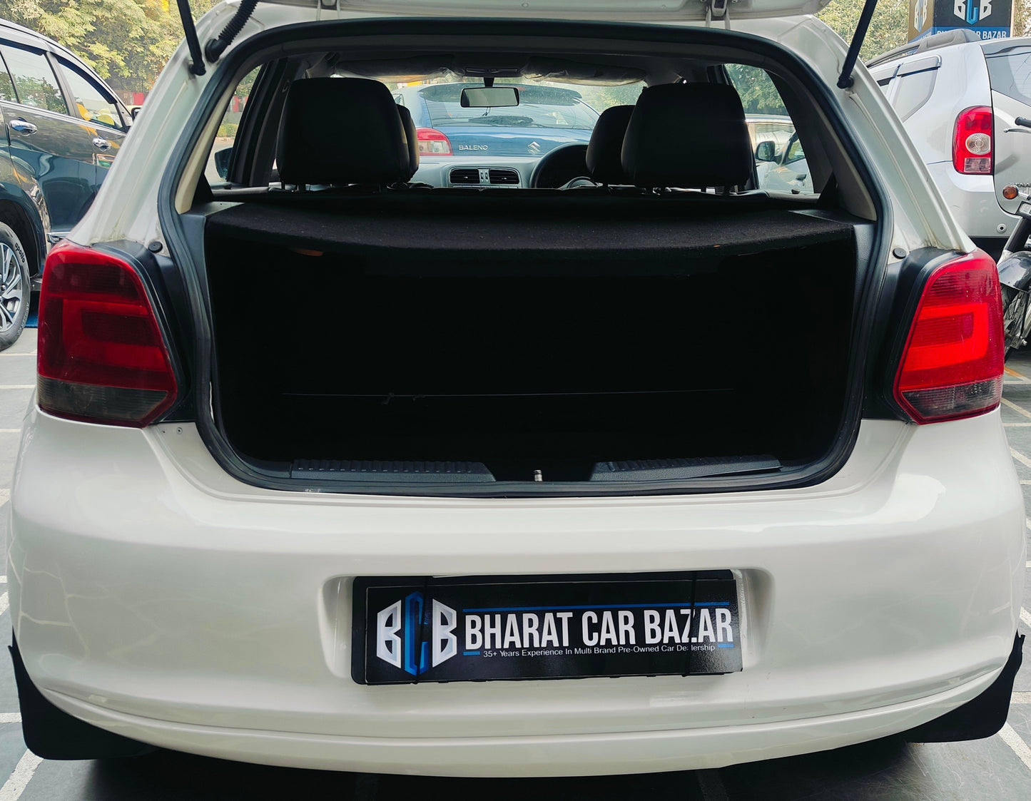 23,000 KMS VOLKSWAGEN POLO TRENDLINE 1.2 PETROL (2012)