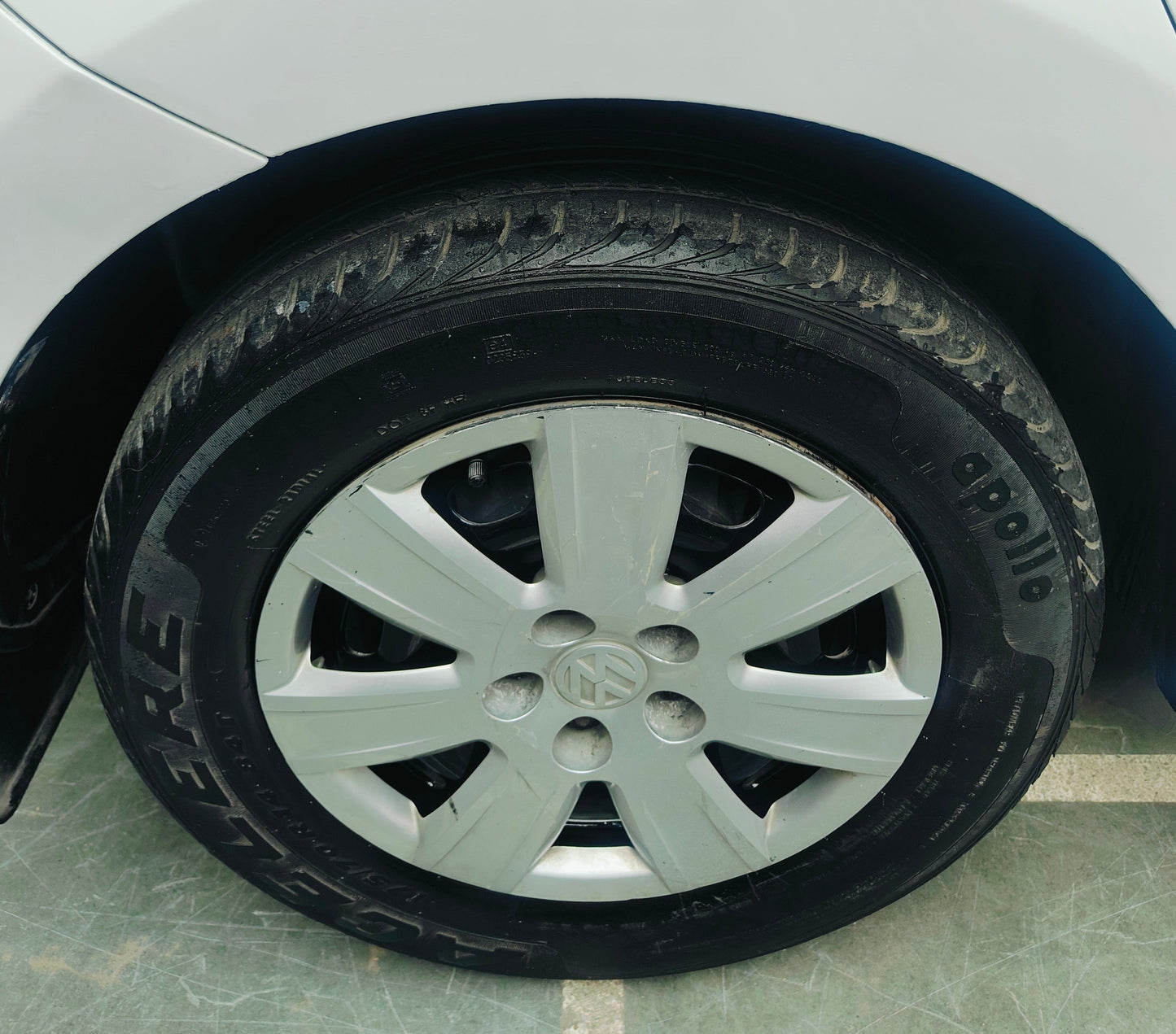 23,000 KMS VOLKSWAGEN POLO TRENDLINE 1.2 PETROL (2012)