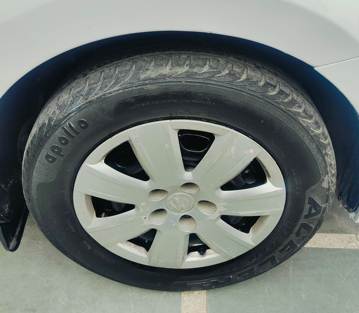 23,000 KMS VOLKSWAGEN POLO TRENDLINE 1.2 PETROL (2012)