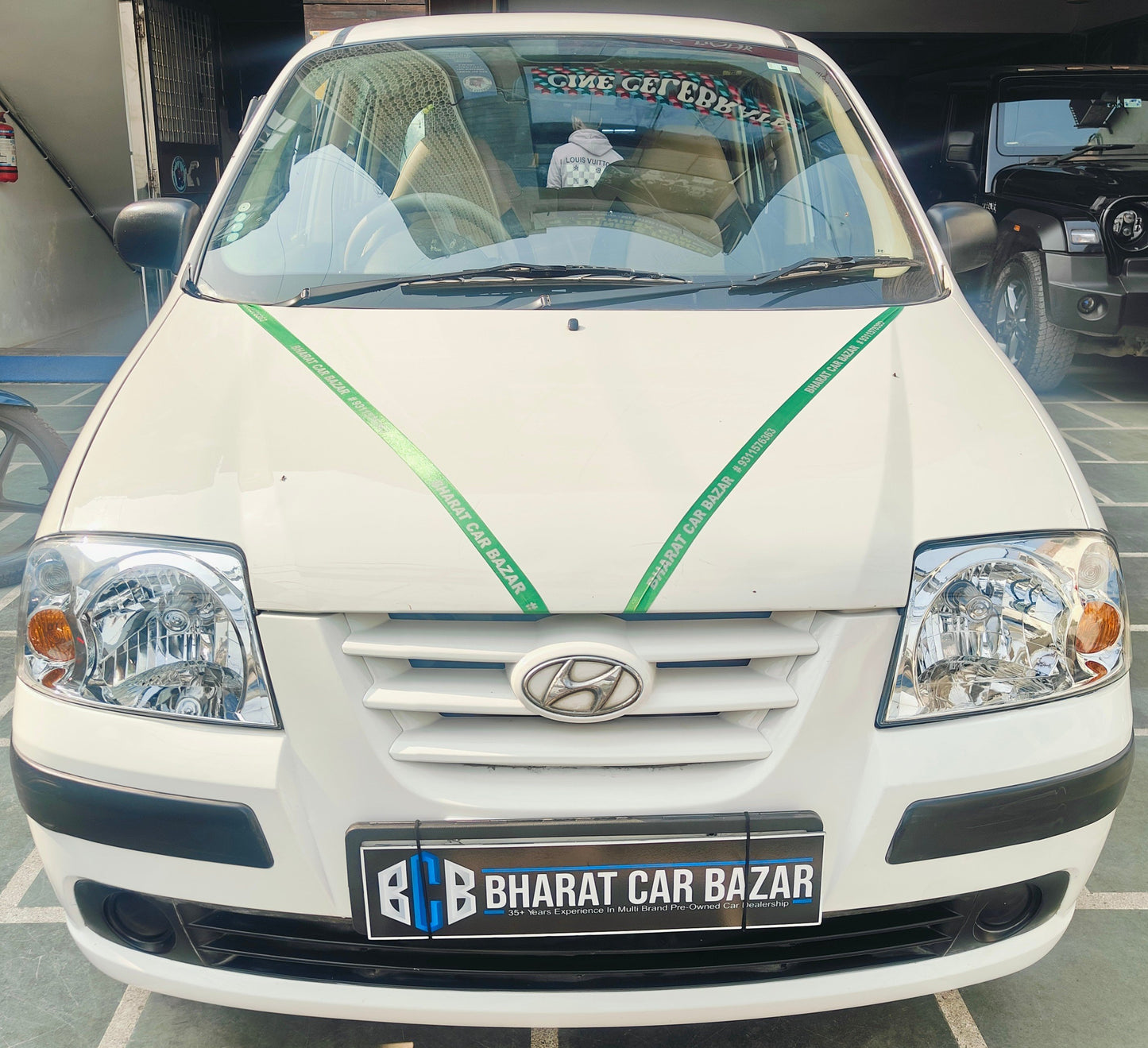 13,000 KMS HYUNDAI SANTRO GLS PETROL (2014)