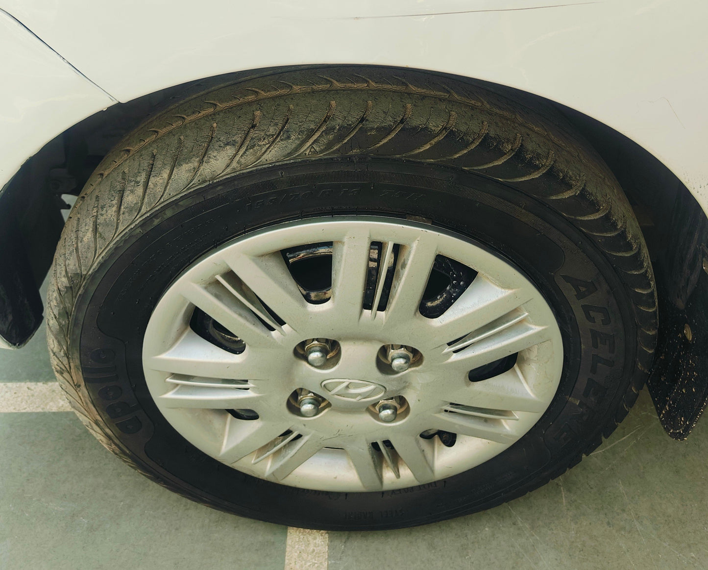 13,000 KMS HYUNDAI SANTRO GLS PETROL (2014)